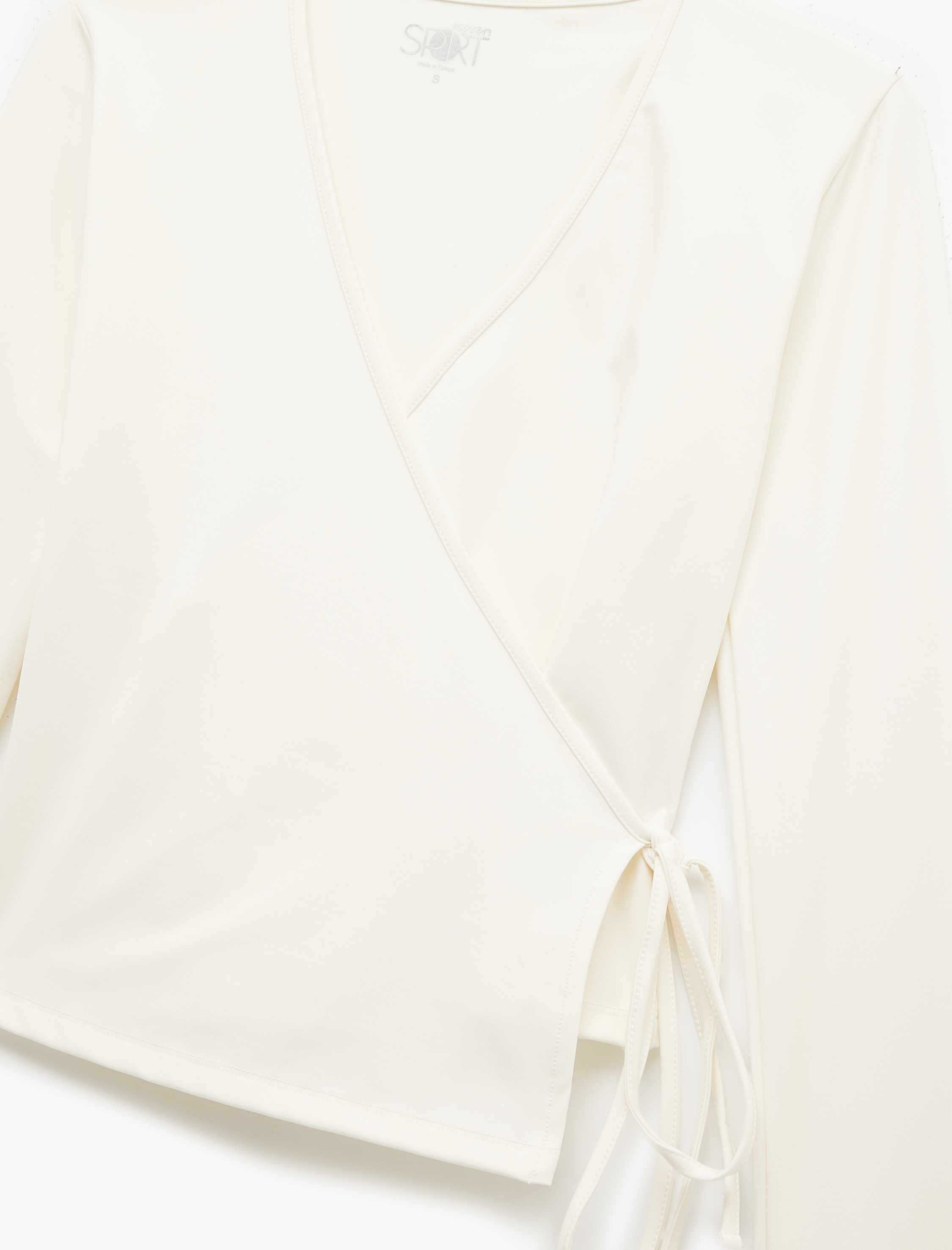   Kruvaze Yaka Bağlama Detaylı Uzun Kollu Slim Fit Spor Tişört