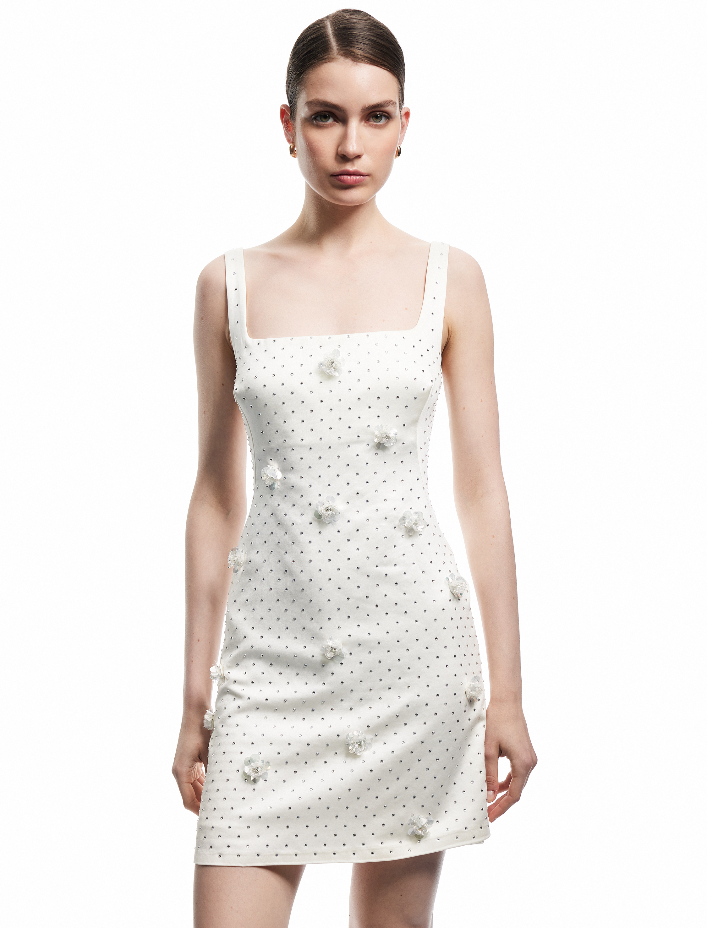   Kare Yaka Kolsuz Aplike Çiçek Detaylı Saten Dar Kesim Taşlı Mini Abiye Elbise