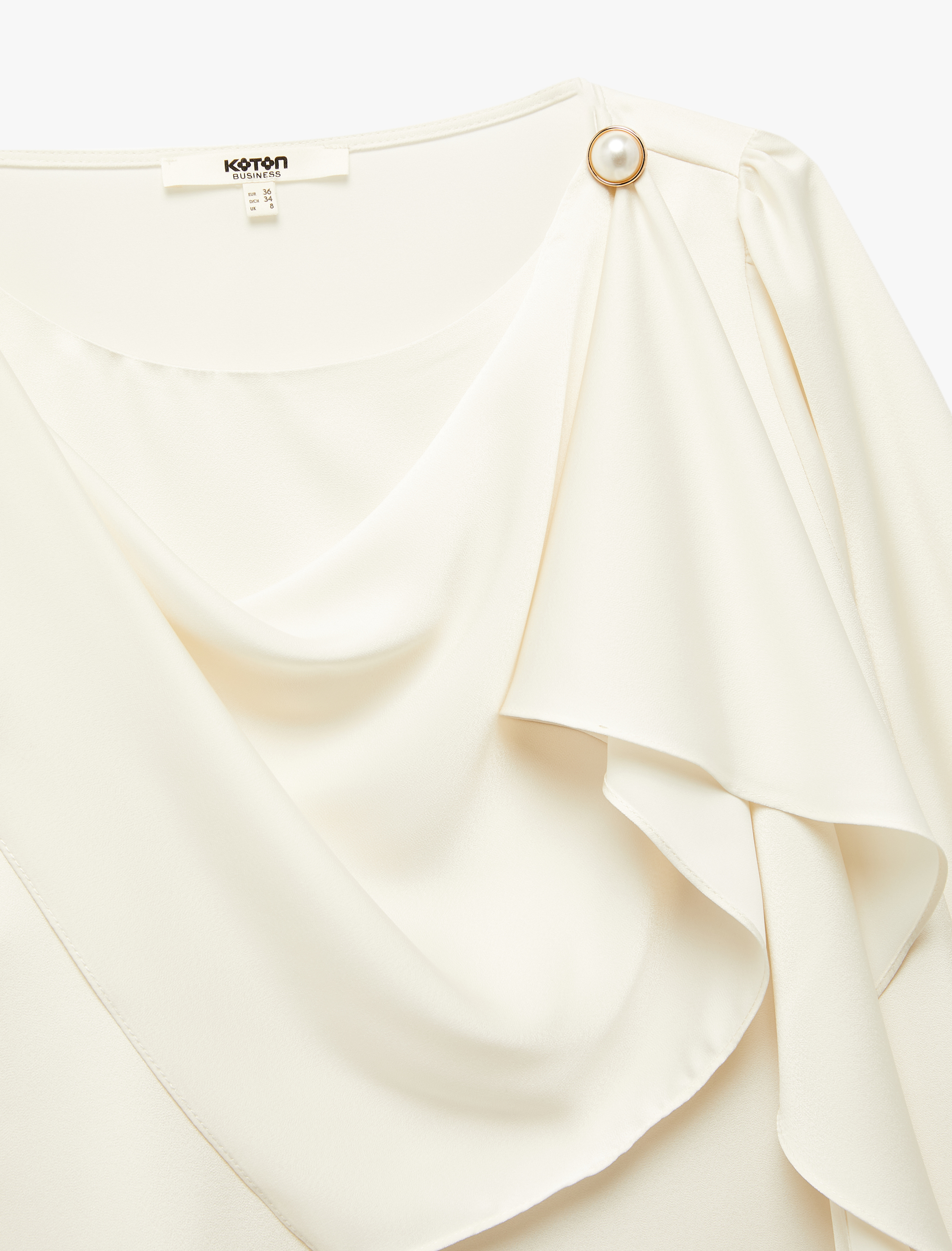   Aksesuar Detaylı Uzun Kollu Şal Yaka Saten Bluz