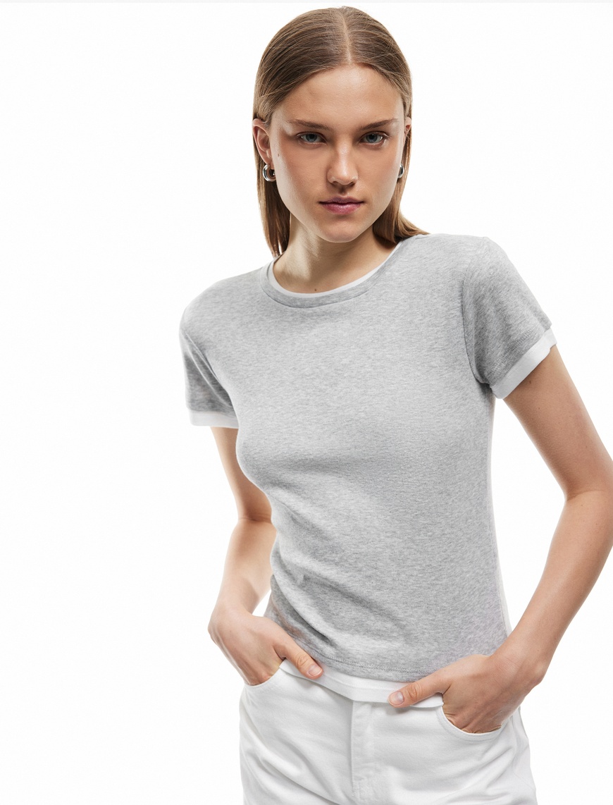   Renk Kontrast Detaylı Slim Fit Kısa Kollu Bisiklet Yaka Tişört