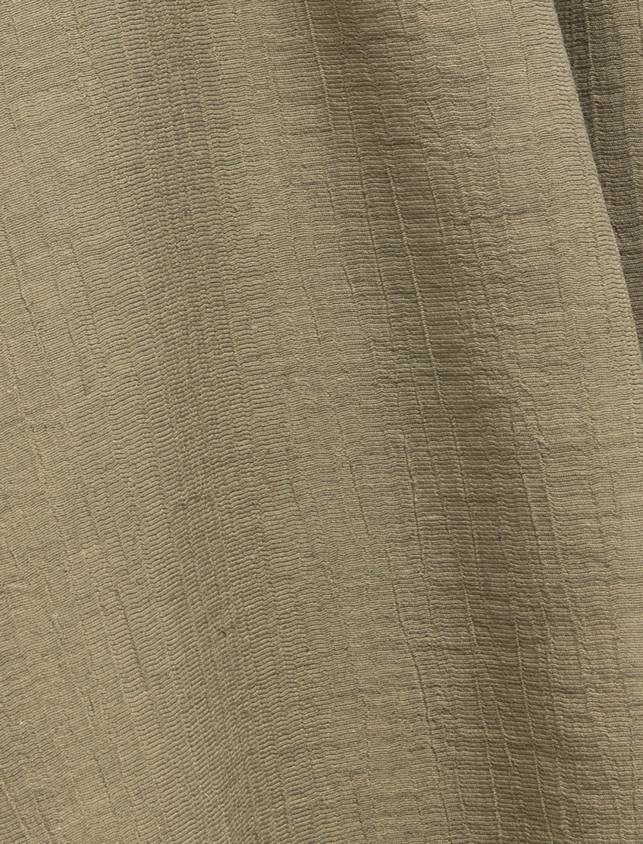   Keten Karışımlı İnce Askılı Halter Yaka Bluz