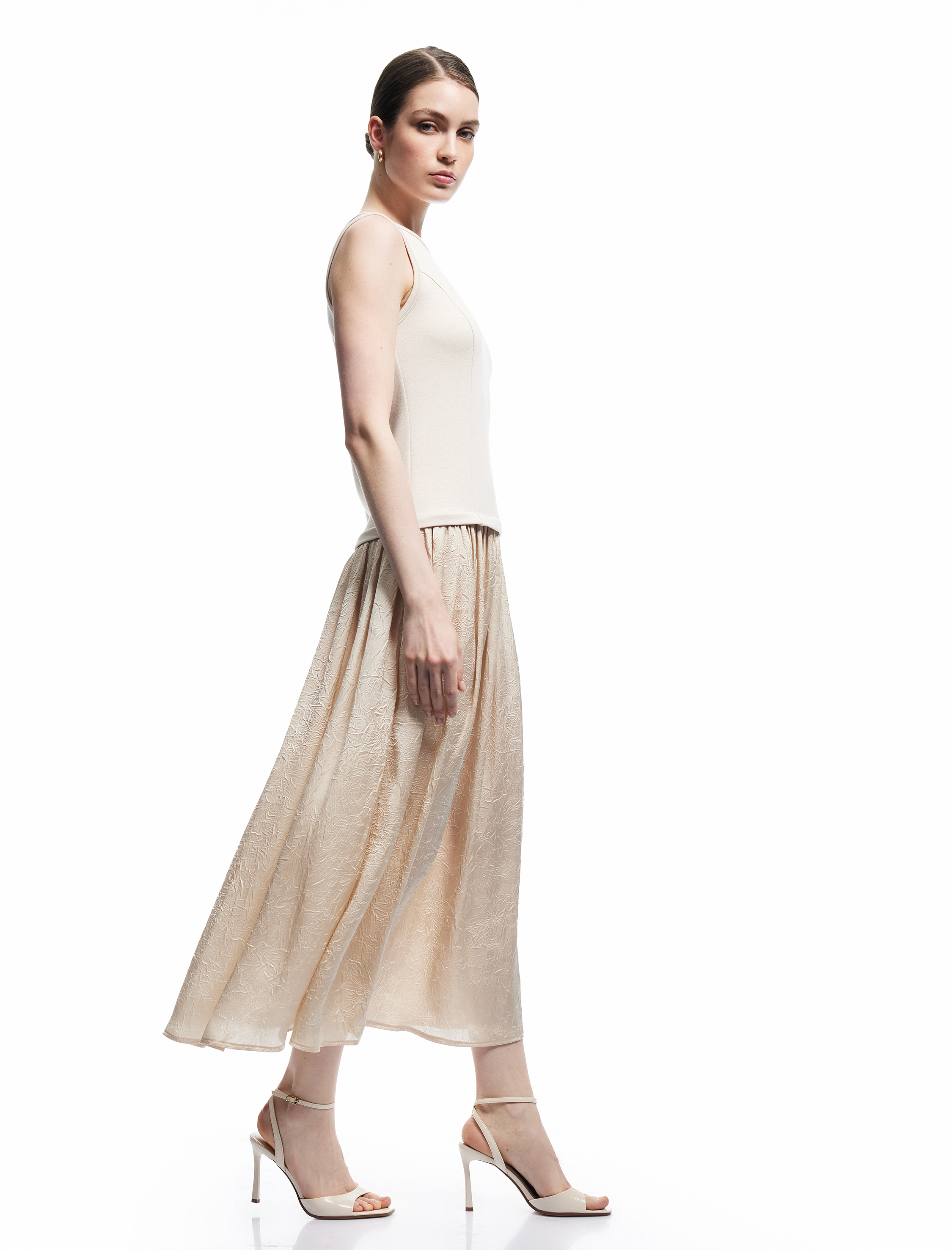   İki Farklı Kumaş Kullanımlı Kolsuz Bisiklet Yaka Saten Midi Boy Elbise