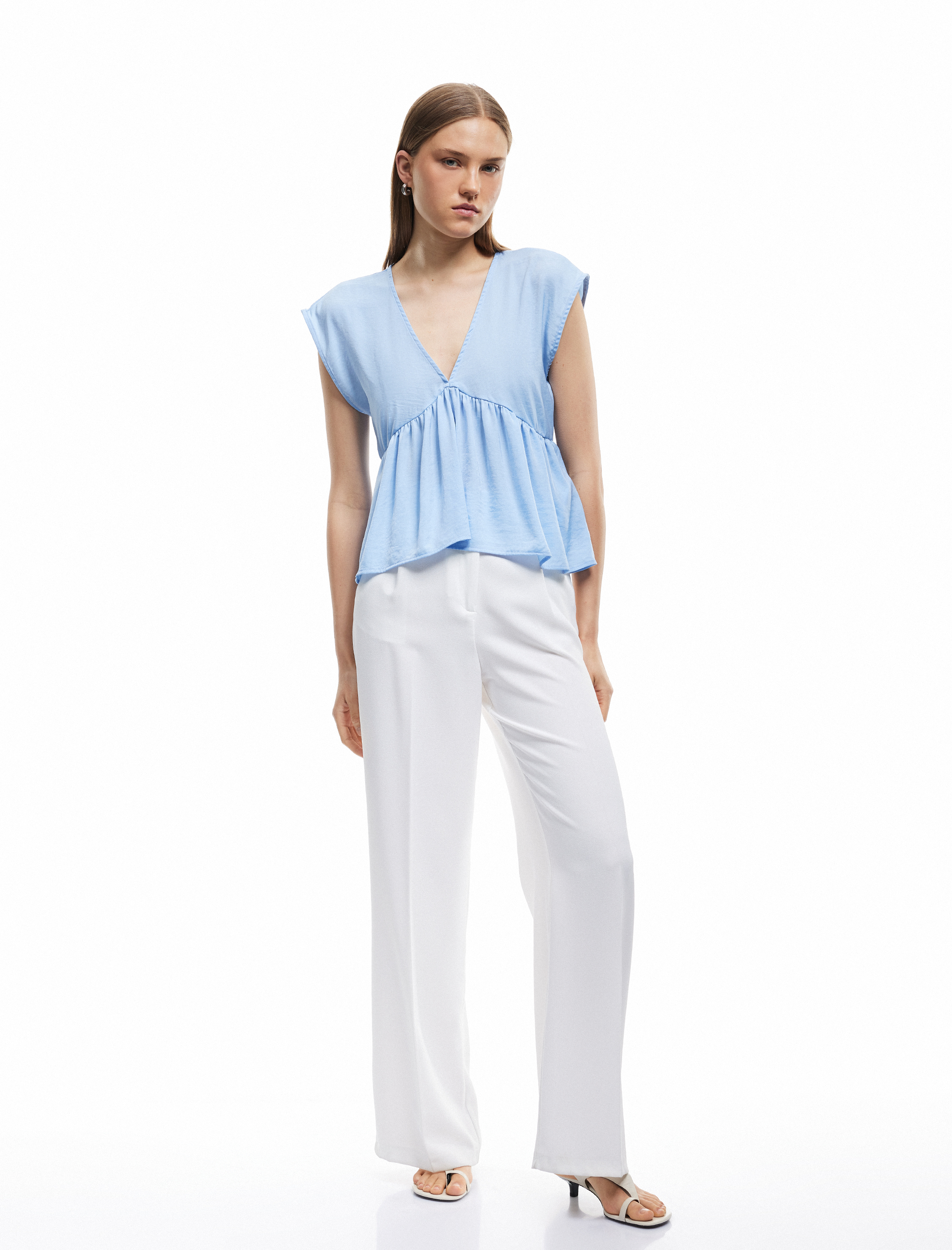   Aerobin Kumaş Pileli V Yaka Kolsuz Saten Bluz