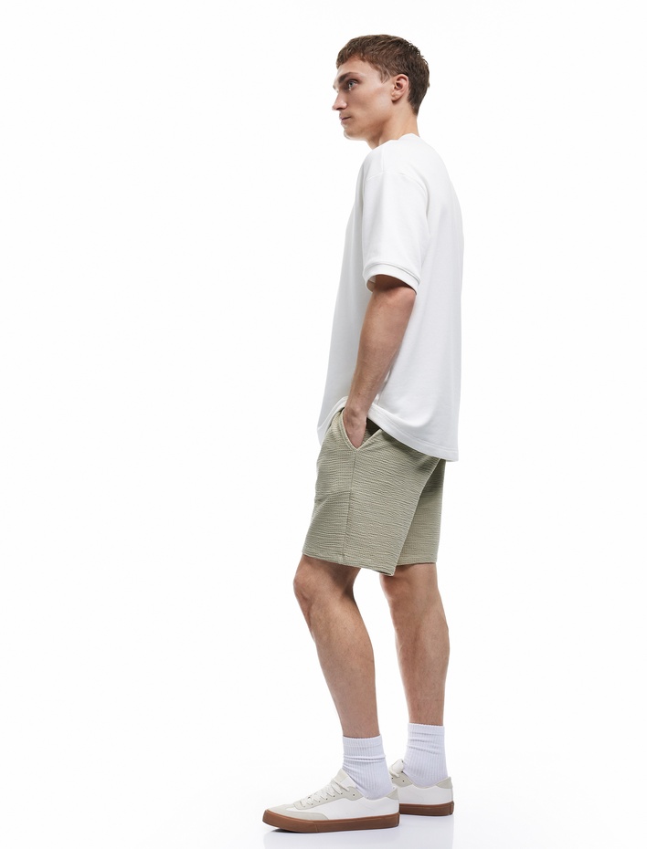  Pamuklu Dokulu Bermuda Beli Bağcıklı Şort