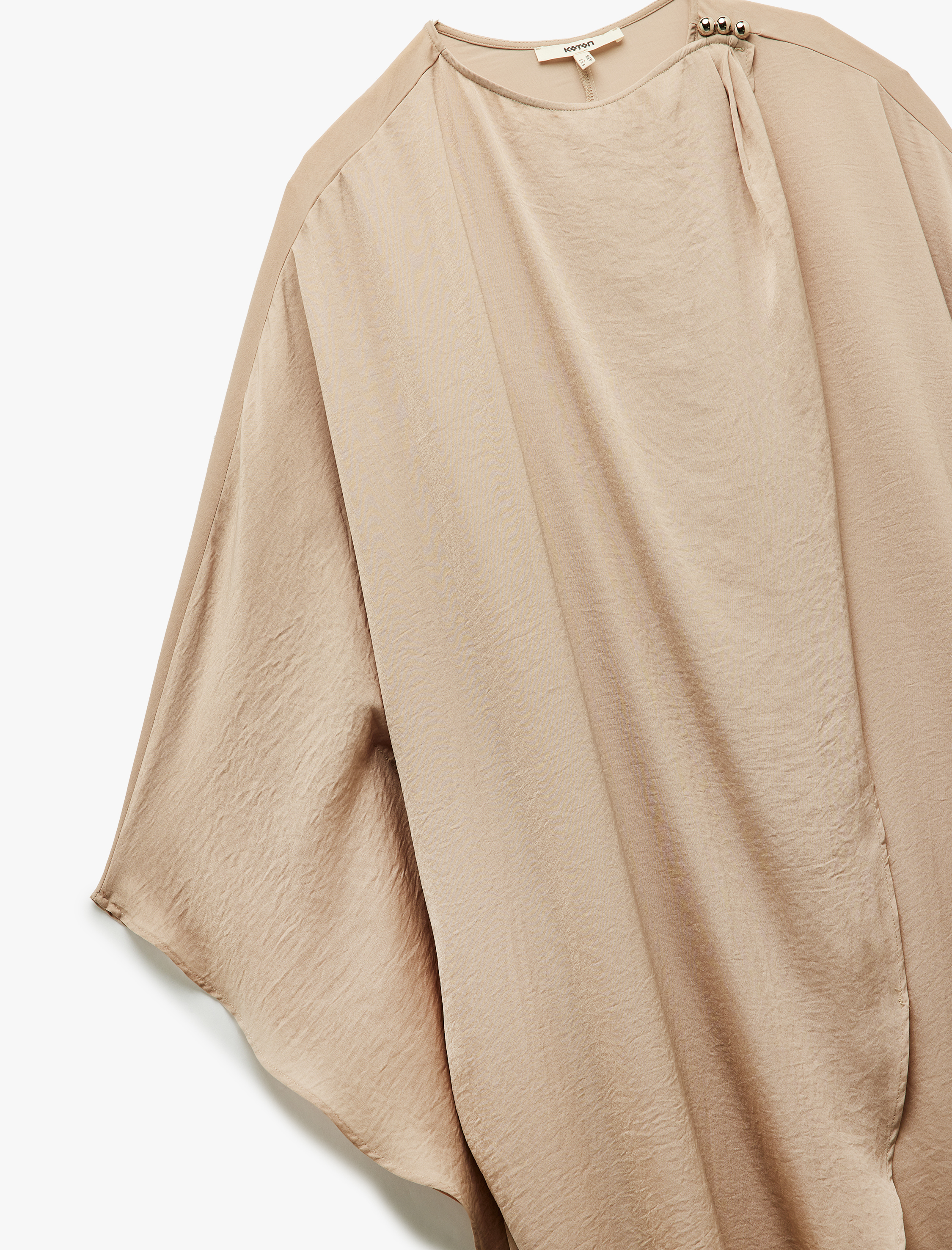   Aerobin Kumaş Aksesuar Detaylı Kısa Yarasa Kollu Kruvaze Uzun Saten Elbise