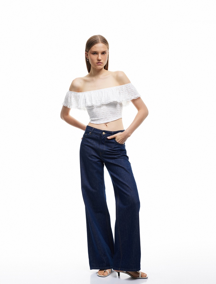  Kolsuz Astarlı Slim Fit Fistolu Brodeli Fırfırlı Omzu Açık Crop Bluz