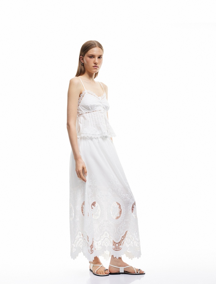  Pamuklu Astarlı Brode Detaylı Fistolu Midi Kloş Etek