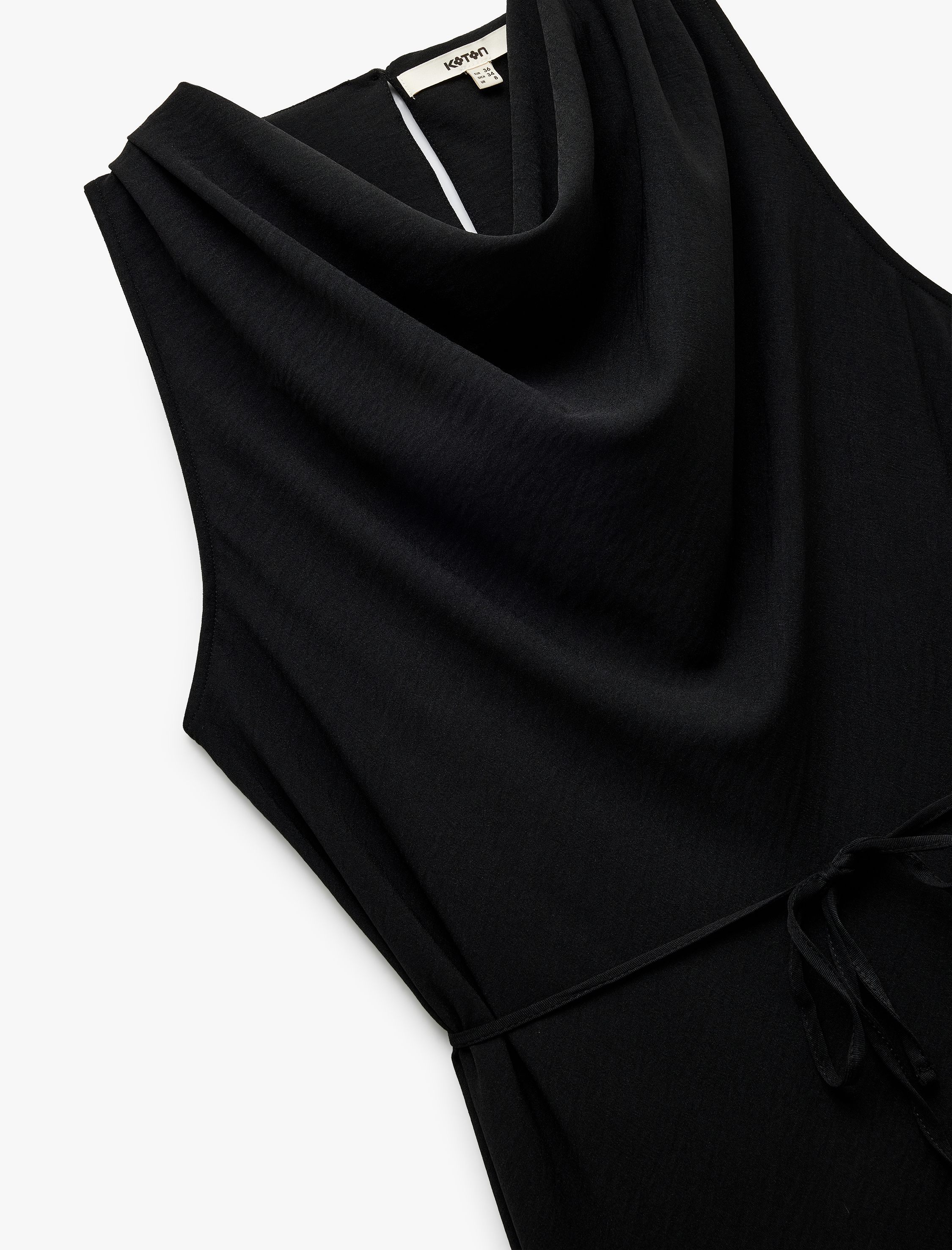   Aerobin Kumaş Belden Bağlama Detaylı Degaje Yaka Kolsuz Bluz