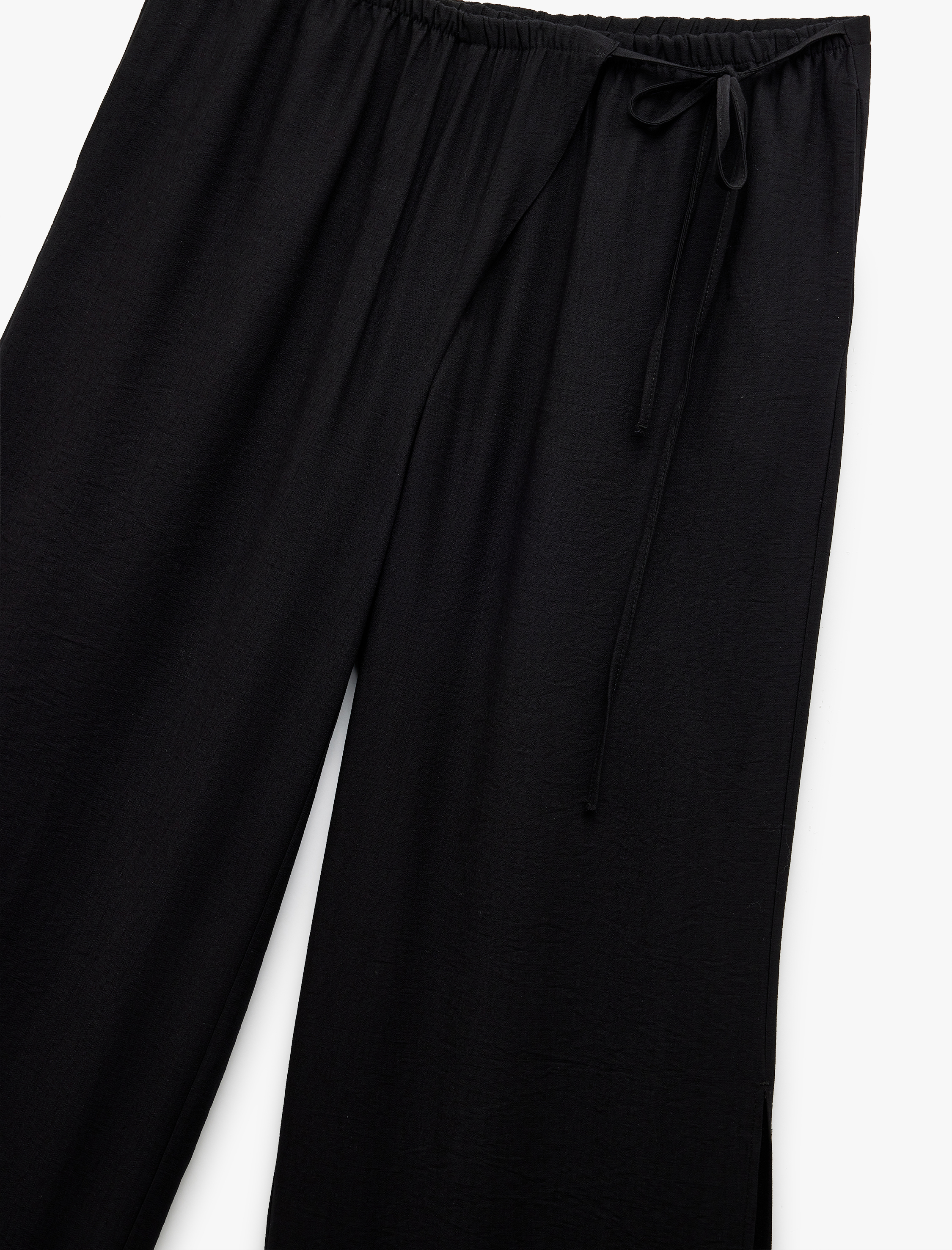   Viskon Kumaş Rahat Kalıp Yırtmaç Detaylı Beli Bağcıklı Cepli Kruvaze Oversize Pantolon