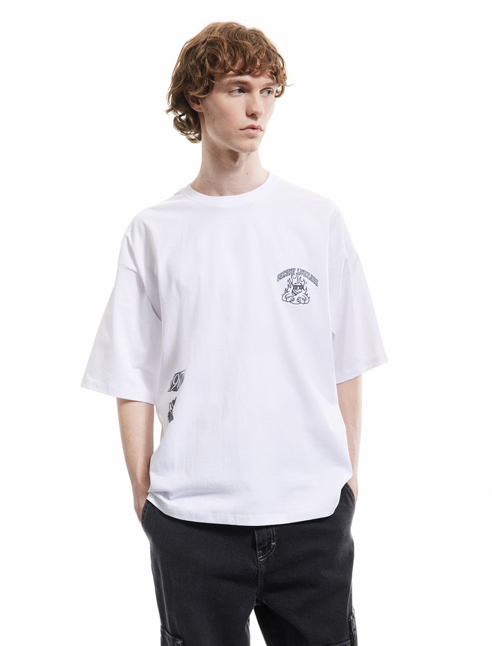  Kısa Kollu Bisiklet Yaka Tok Kumaş Pamuklu Arkası Baskılı Tişört