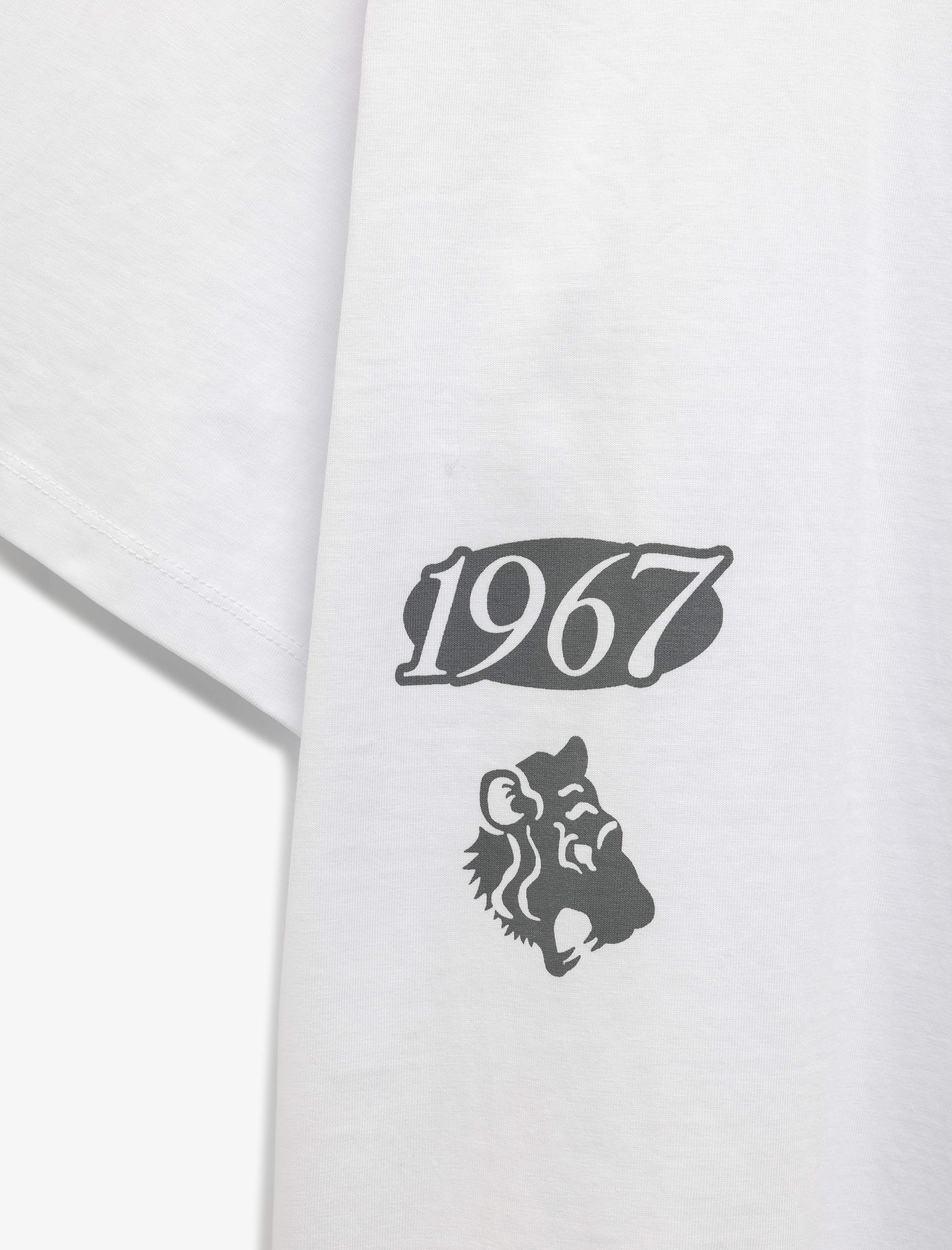   Kısa Kollu Bisiklet Yaka Tok Kumaş Pamuklu Arkası Baskılı Tişört