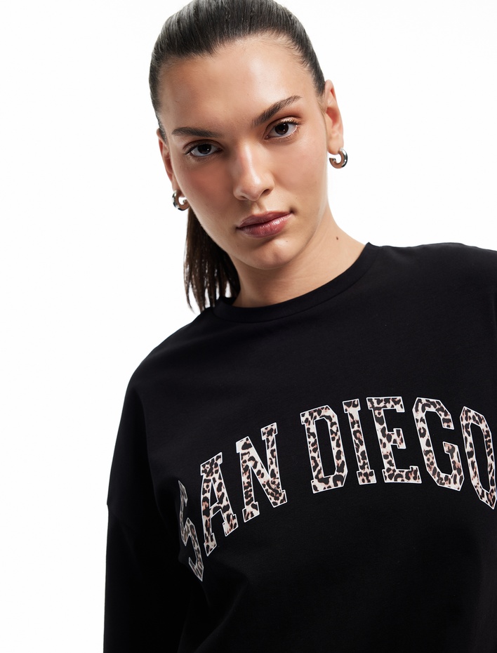  Kısa Kollu Bisiklet Yaka Baskılı Oversize Spor Tişört