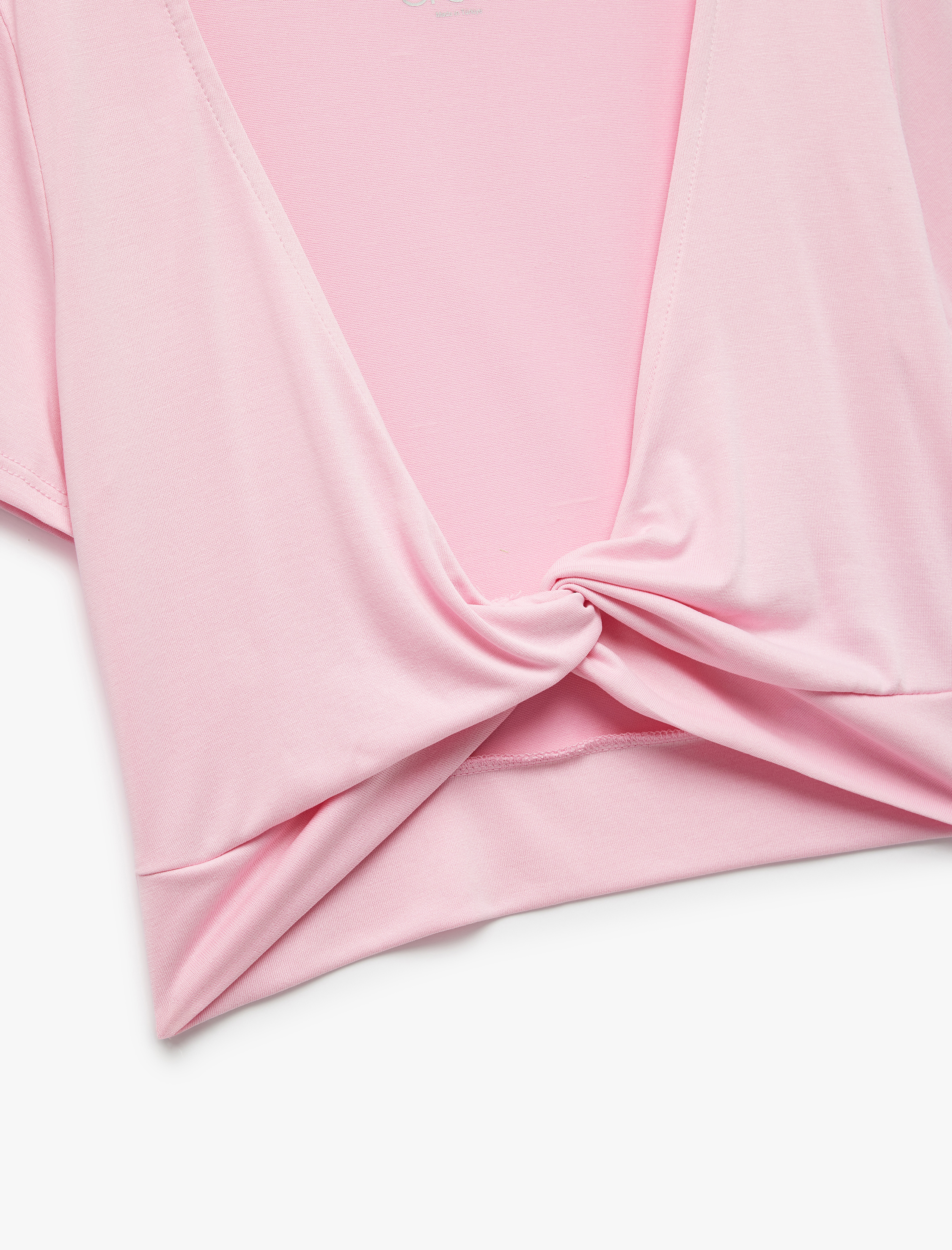   V Yaka Büzgü Detaylı Modal Karışımlı Crop Spor Tişört