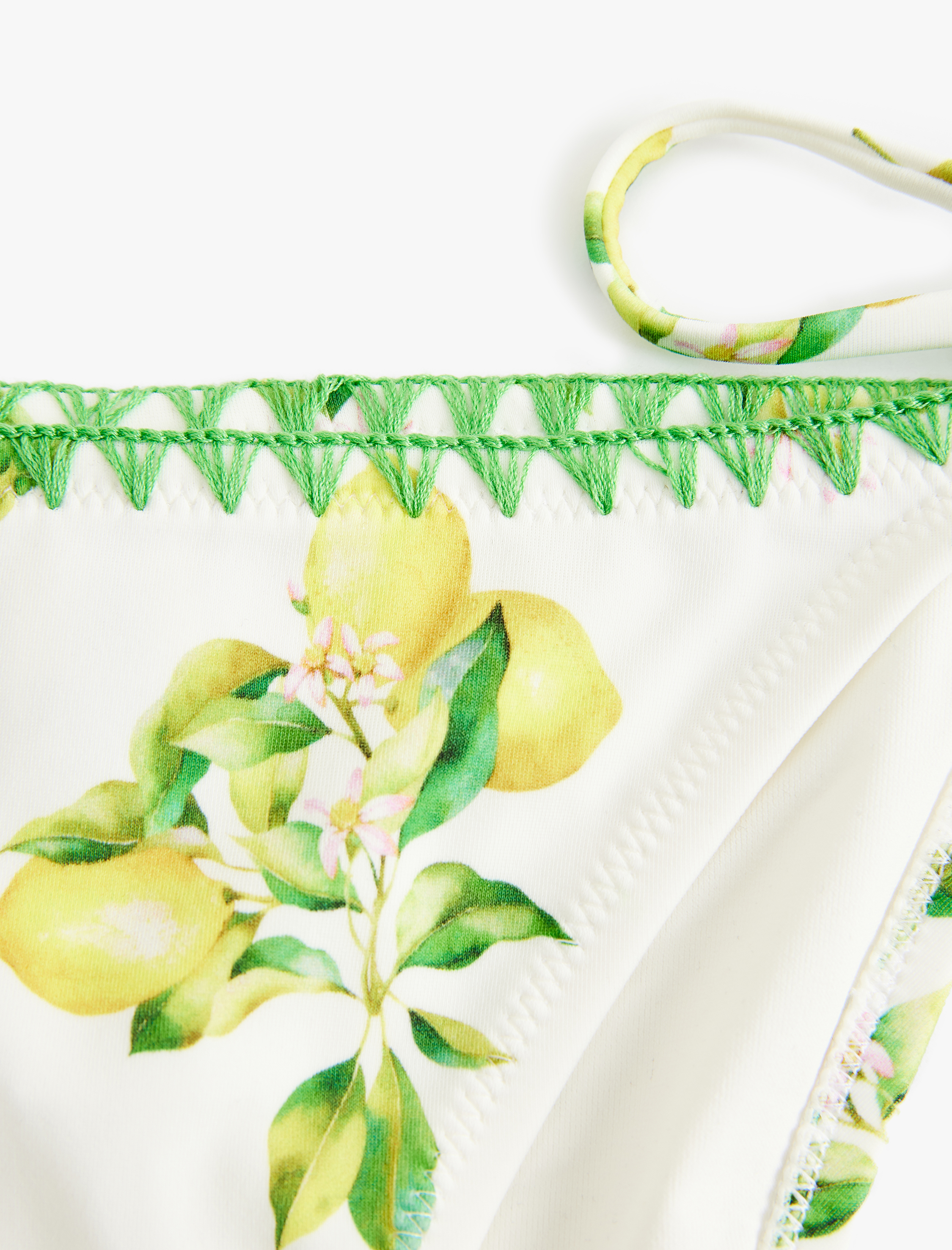   Koton X Sibil Çetinkaya - Kroşe Detaylı Yanları İpli Limon Desenli Bikini Altı