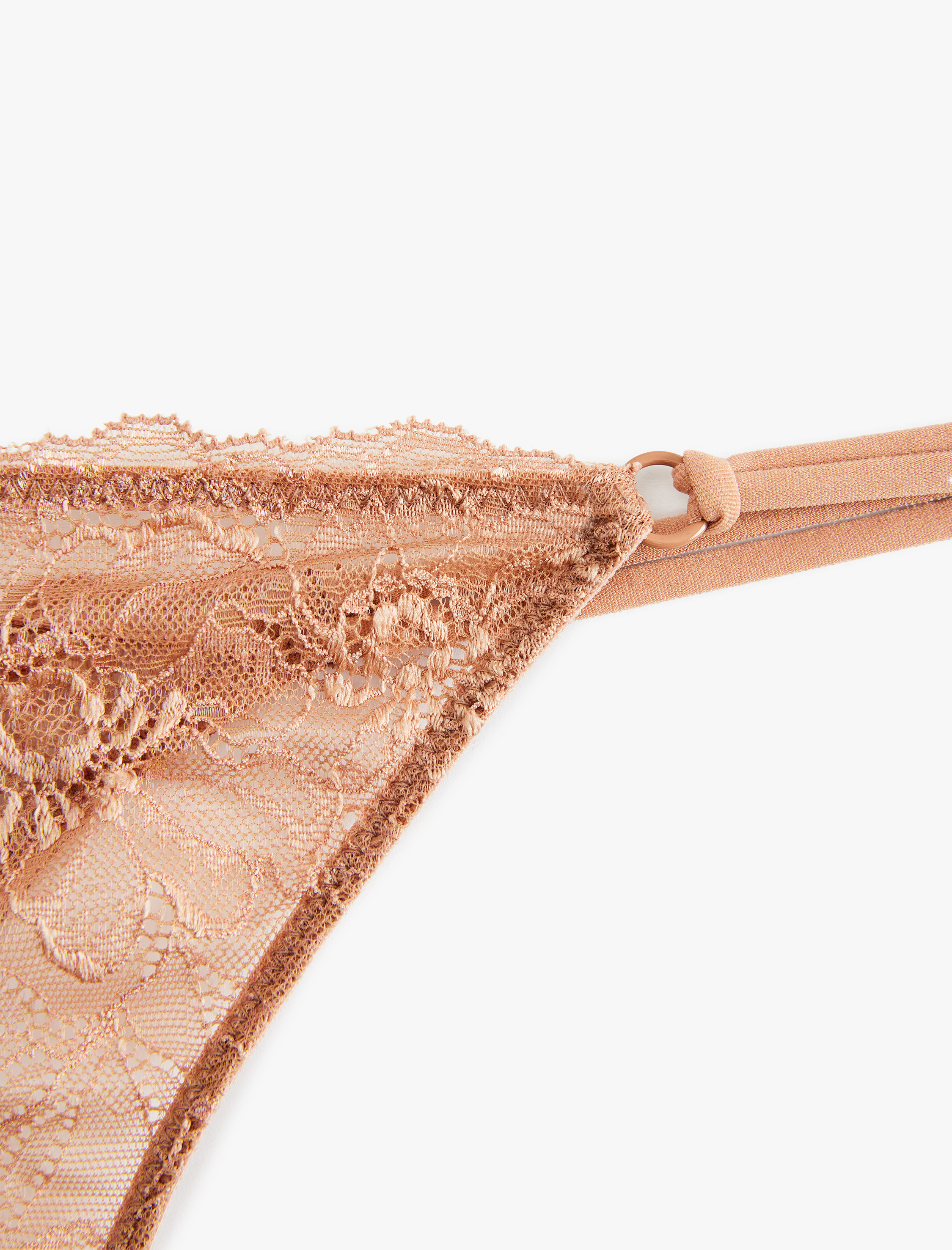   Yanları İpli Dantelli String Külot