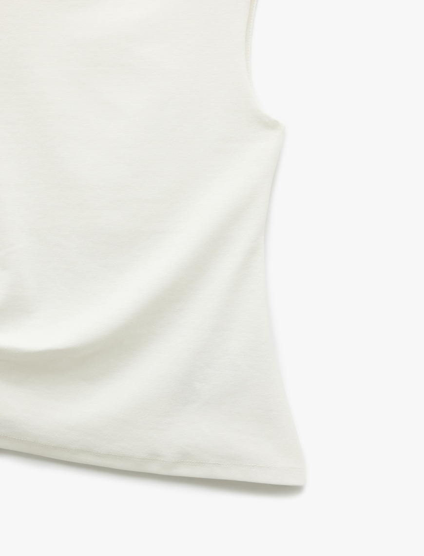   Kayık Yaka Kolsuz Slim Fit Asimetrik Bluz