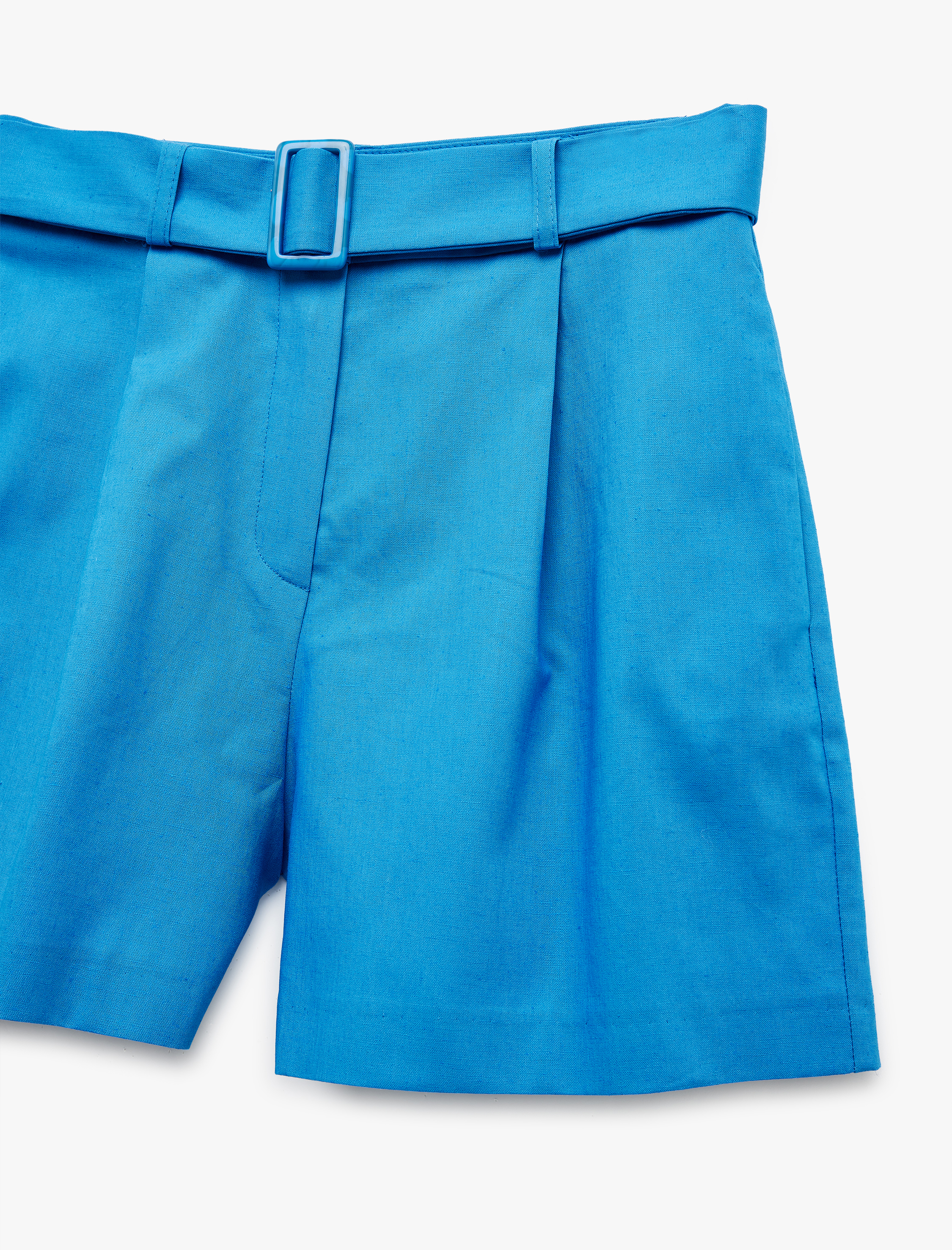   Regular Fit Kemerli Pile Detaylı Mini Keten Şort