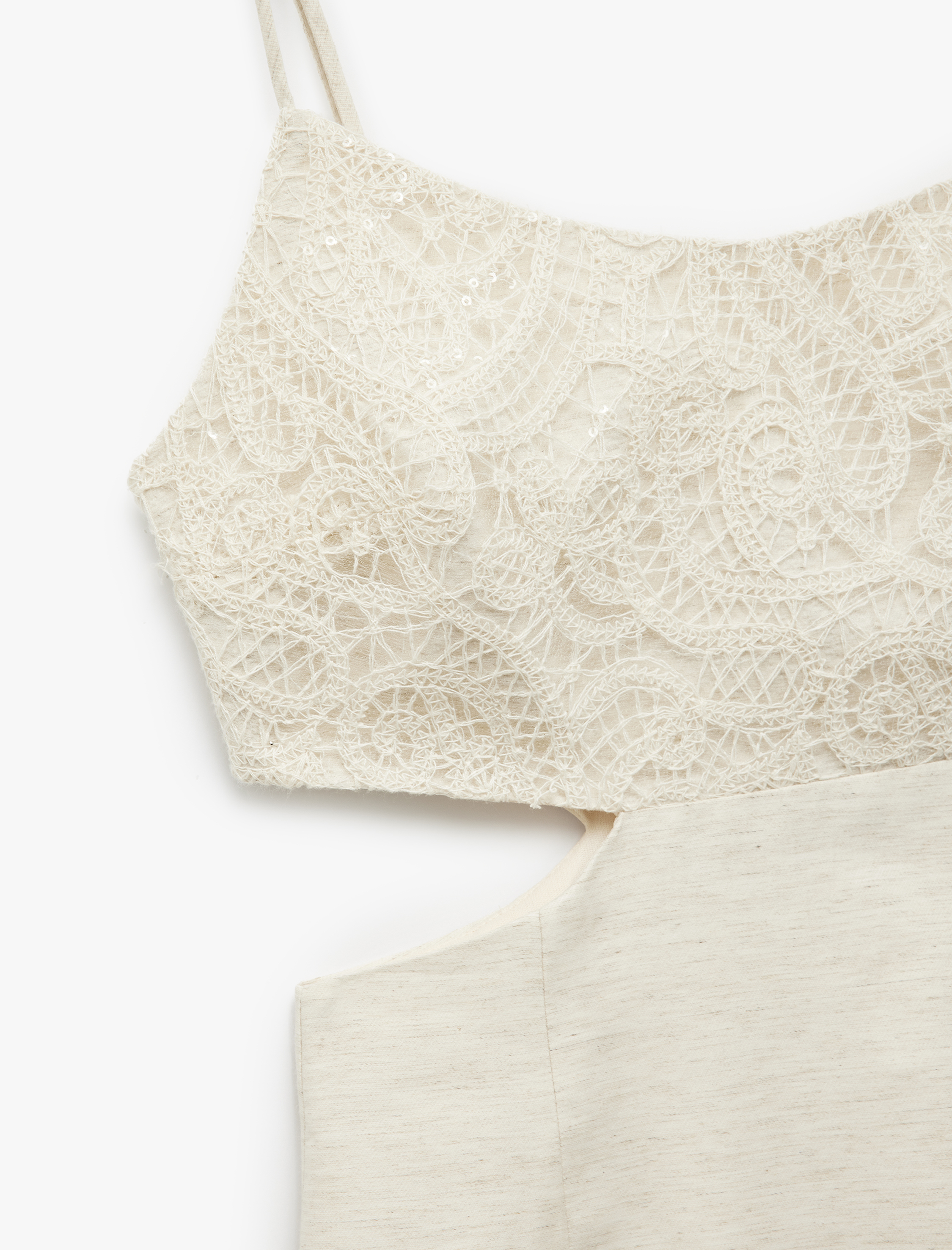   Koton X Melis Ağazat - Brode Detaylı Pencere Detaylı Mini Elbise