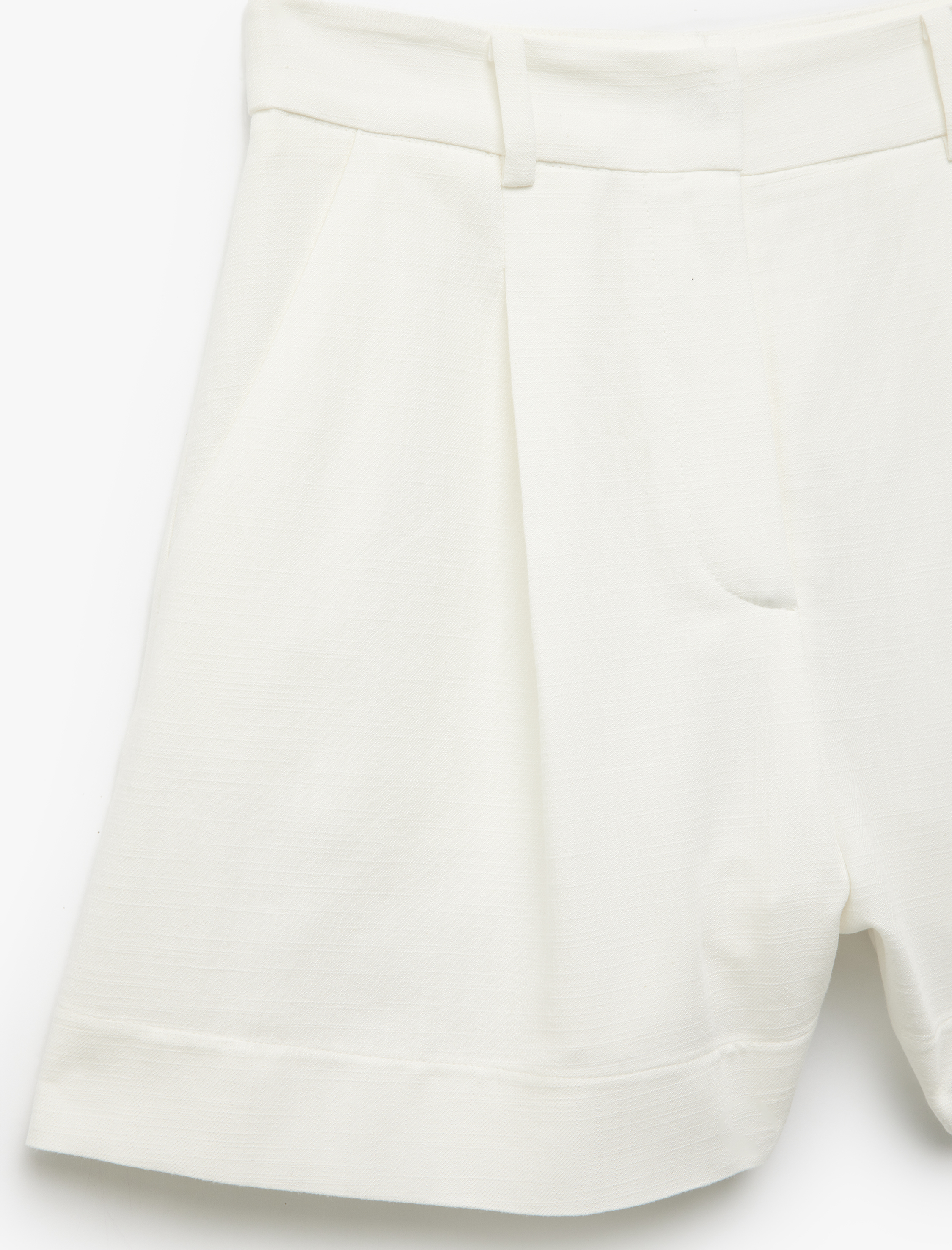   Koton X Melis Ağazat - Normal Bel Cep Detaylı Pileli Viskon Karışımlı Mini Şort
