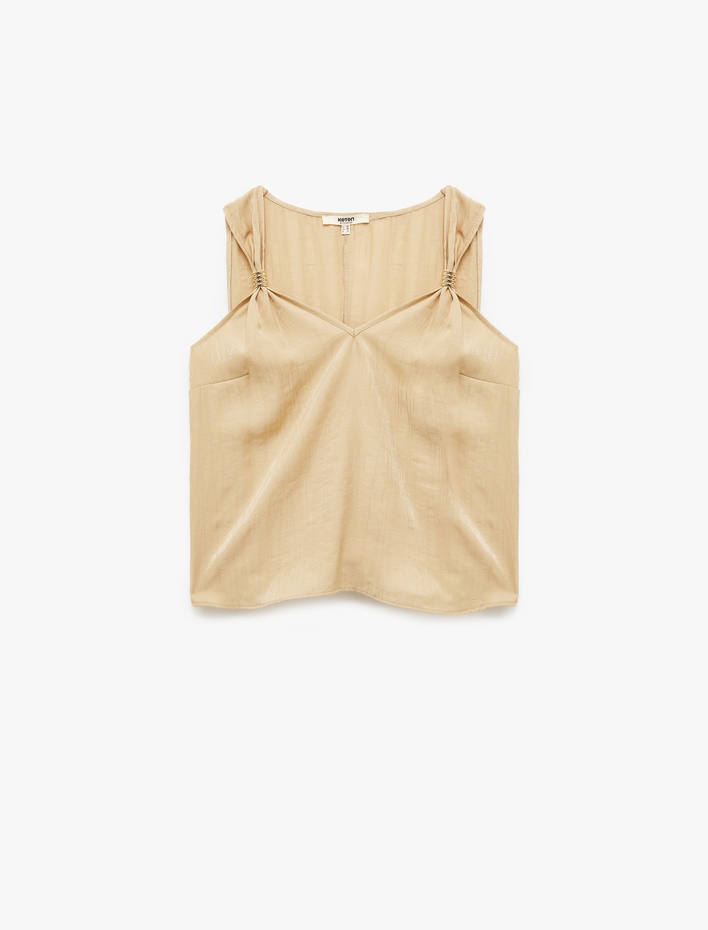  Viskon Kumaş Aksesuar Detaylı Kolsuz Bluz