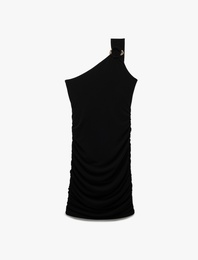 Astarlı Aksesuar Detaylı Slim Fit Drapeli Mini Tek Omuz Elbise