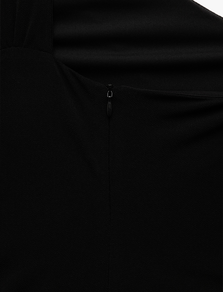   Astarlı Aksesuar Detaylı Slim Fit Drapeli Mini Tek Omuz Elbise