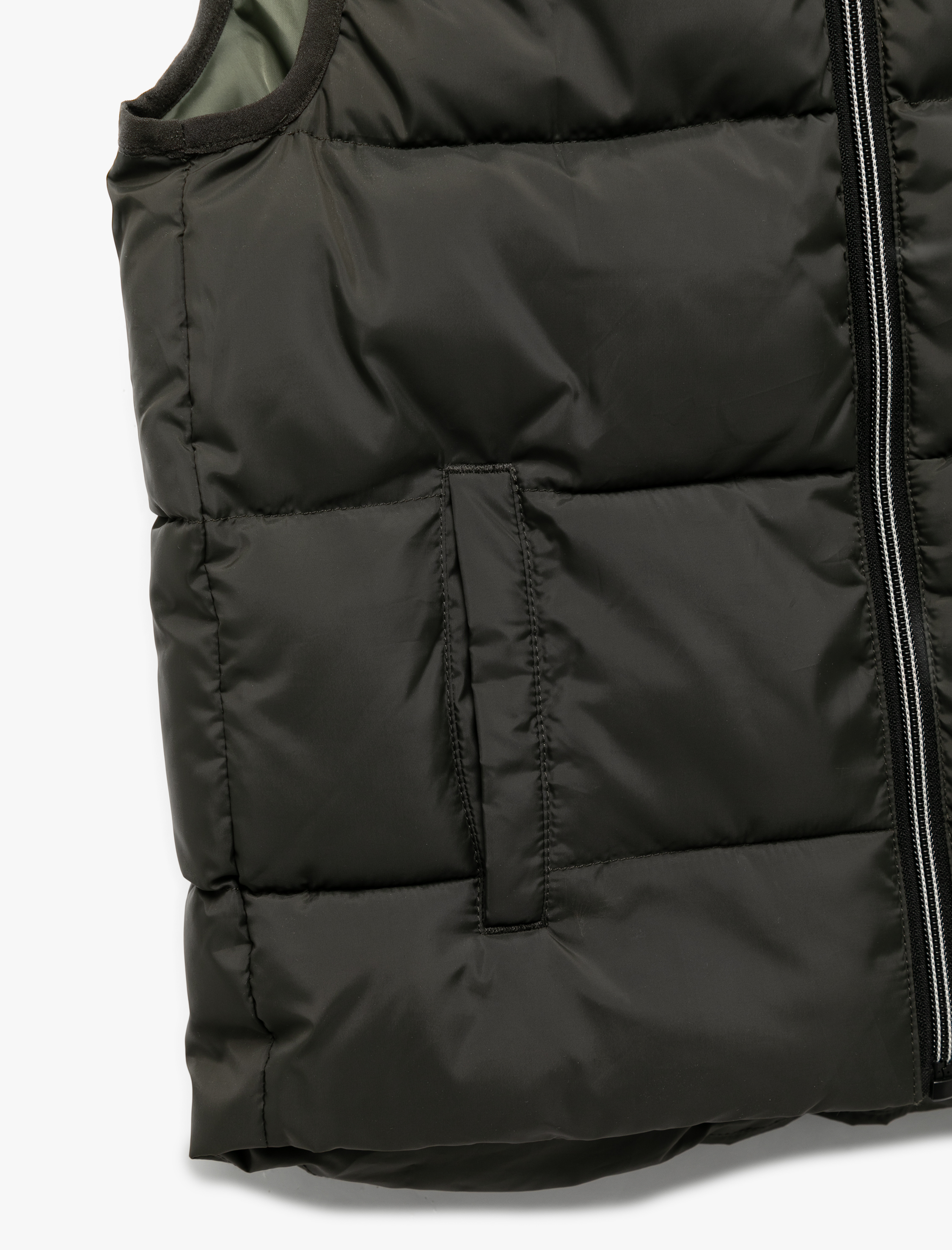  Erkek Çocuk Renk Bloklu Cepli Etiket Detaylı Fermuarlı Kapşonlu Kolsuz Şişme Yelek