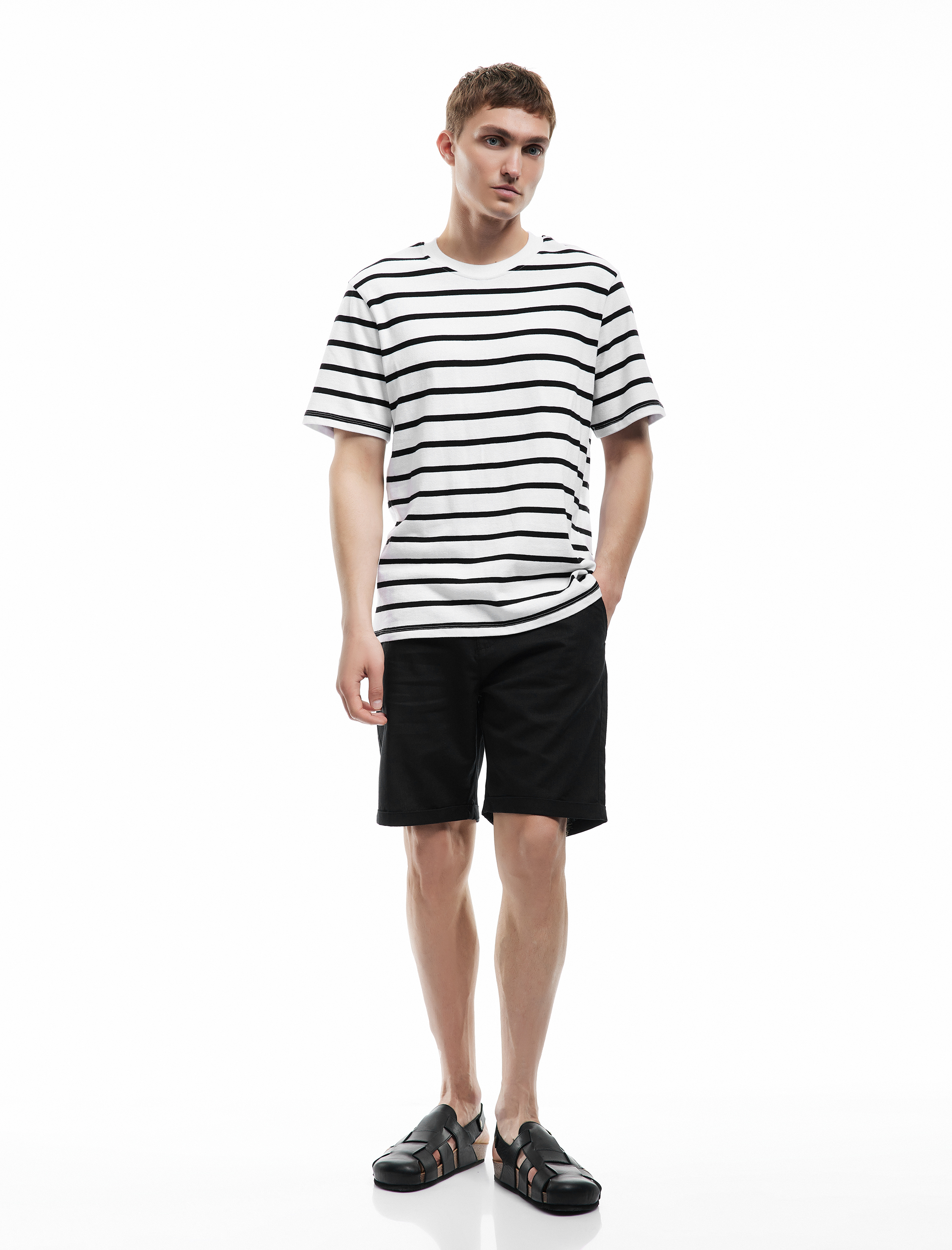   Keten Pamuk Karışımlı Katlamalı Paça Cep Detaylı Beli Bağcıklı Düğmeli Şort