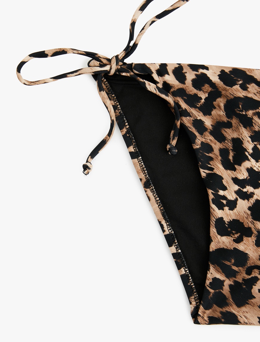   Astarlı Biyeli Yanları İpli Leopar Desenli Bikini Altı