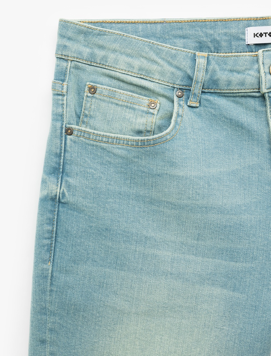   Pamuklu Cep Detaylı Katlamalı Paça Slim Fit Denim Şort