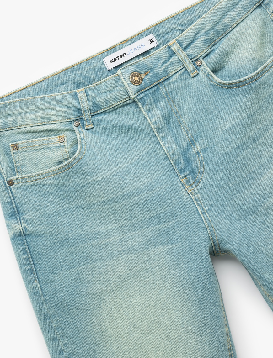   Pamuklu Cep Detaylı Katlamalı Paça Slim Fit Denim Şort