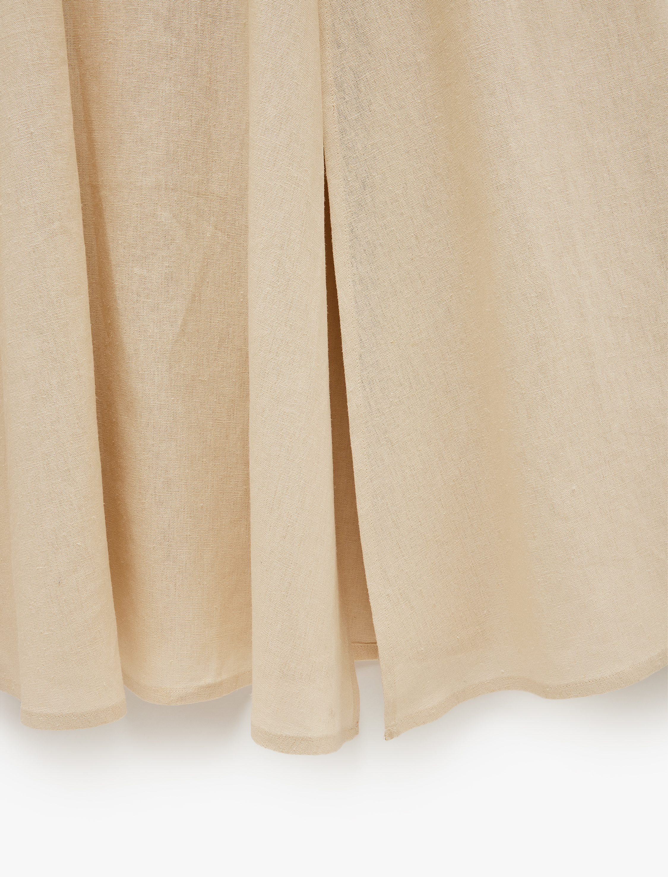 Koton X Şahika Ercümen - Kalp Yaka Yırtmaç Detaylı Midi Boy Askılı Keten Elbise