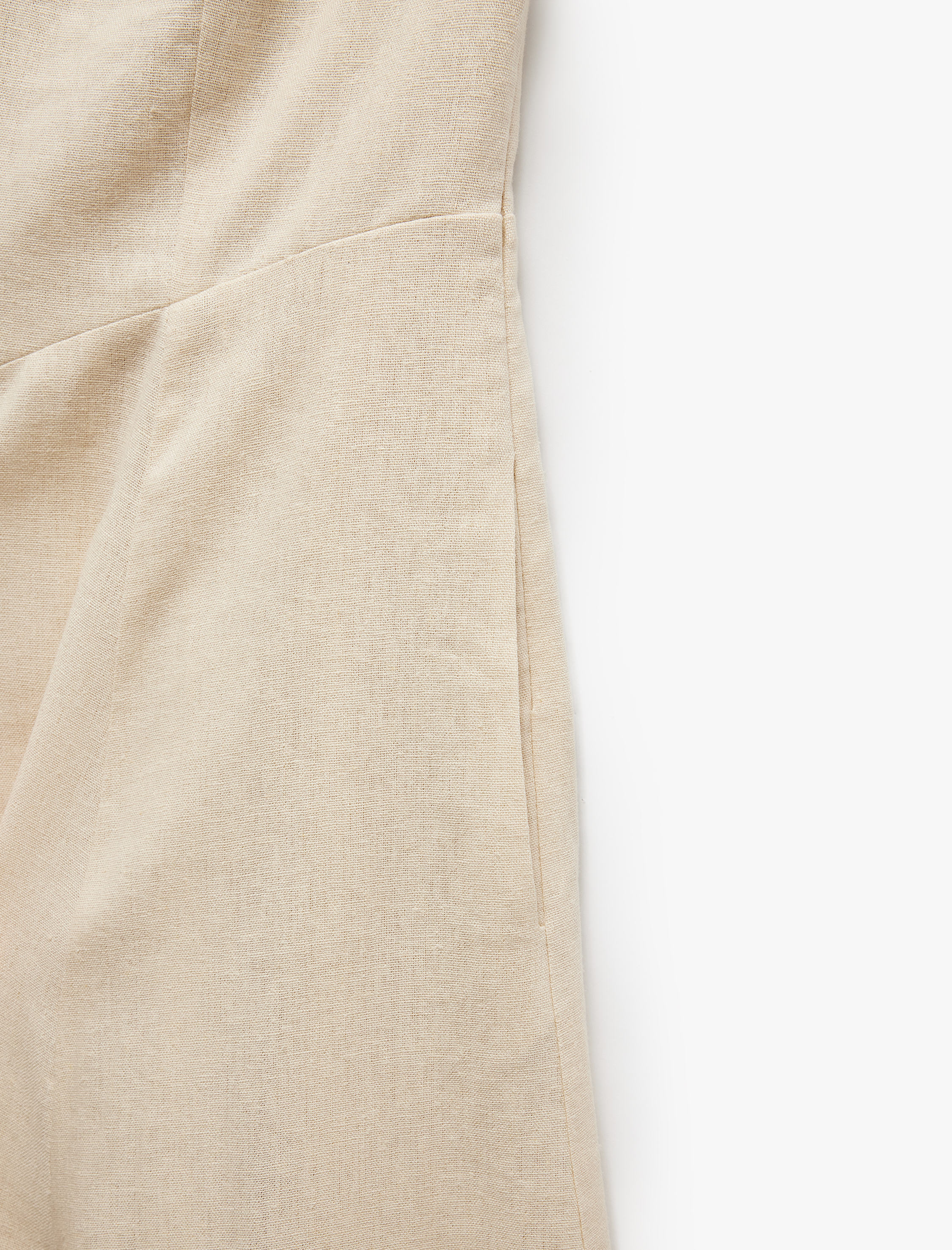 Koton X Şahika Ercümen - Kalp Yaka Yırtmaç Detaylı Midi Boy Askılı Keten Elbise