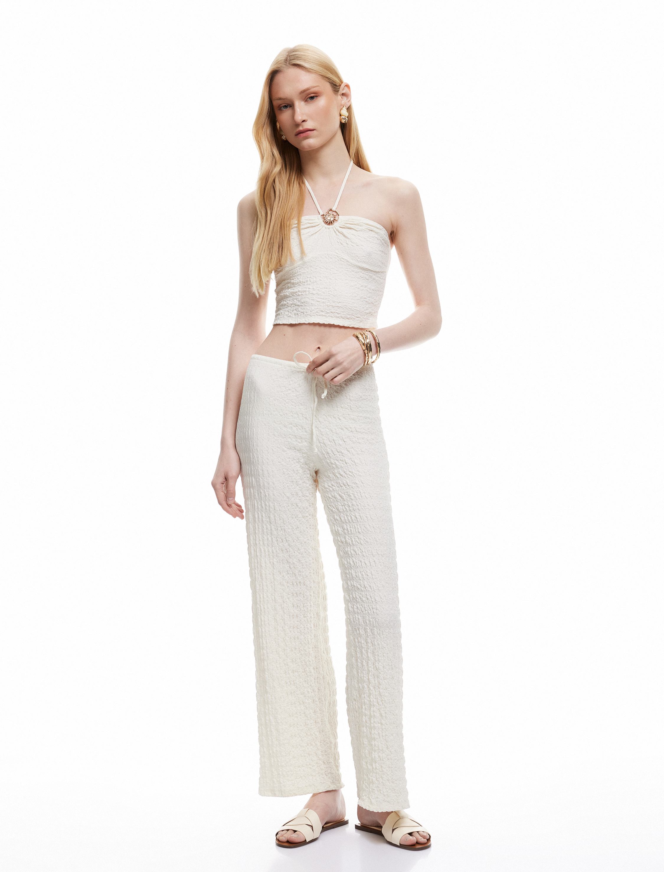   Koton X Şahika Ercümen - Bürümcük Kumaş Aksesuar Detaylı Halter Yaka Crop Bluz