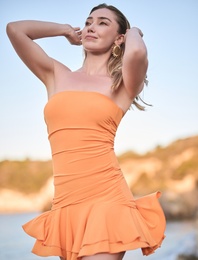 Koton X Şahika Ercümen - Drape Detaylı Fırfırlı Mini Straplez Elbise