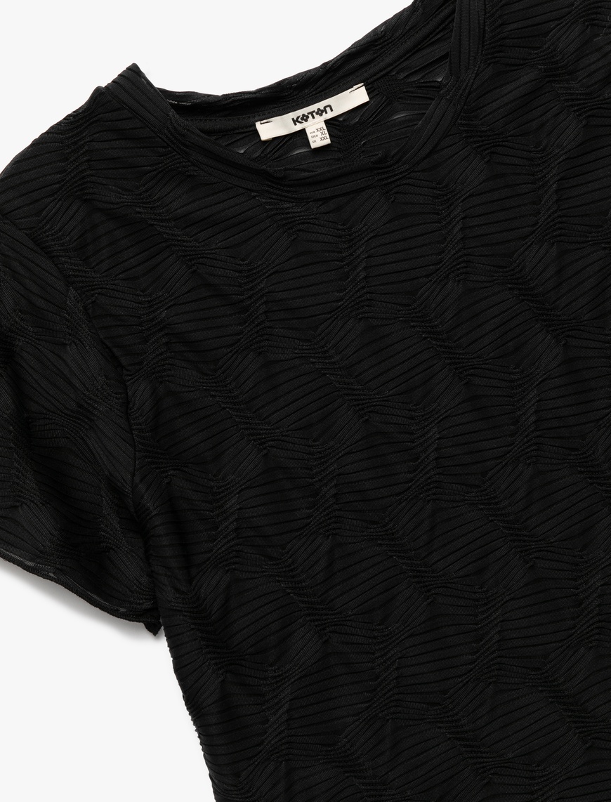   Bürümcük Kumaş Dokulu Slim Fit Kısa Kollu Bisiklet Yaka Tişört