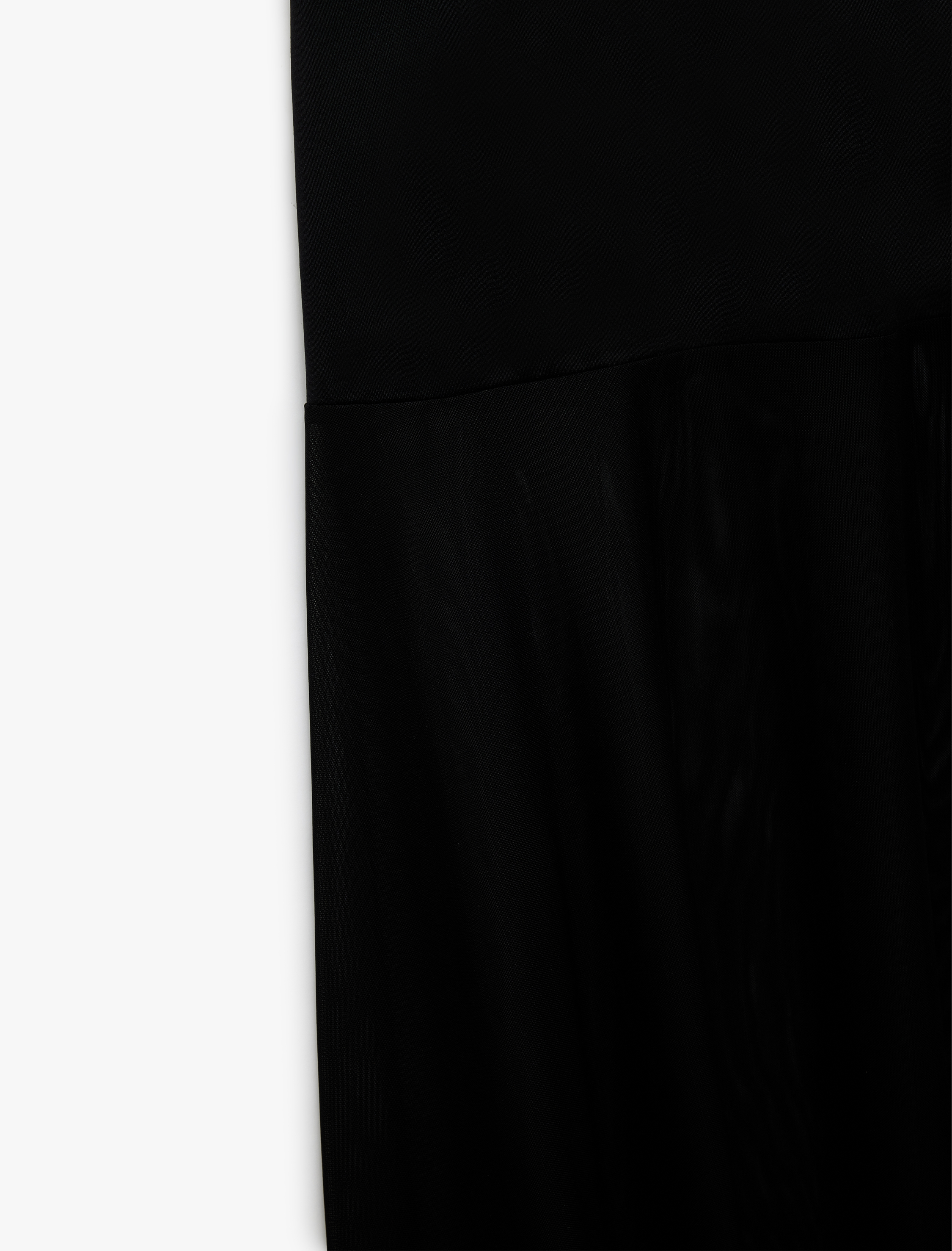   Kolsuz Etek Ucu Tül Detaylı İnce Askılı Uzun Penye Elbise