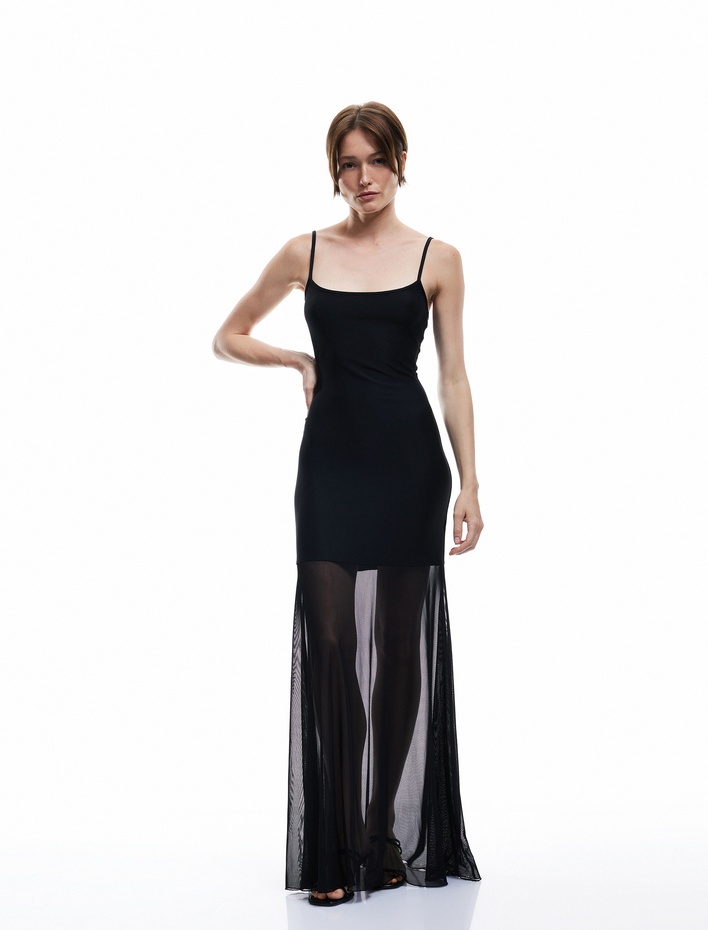  Kolsuz Etek Ucu Tül Detaylı İnce Askılı Uzun Penye Elbise