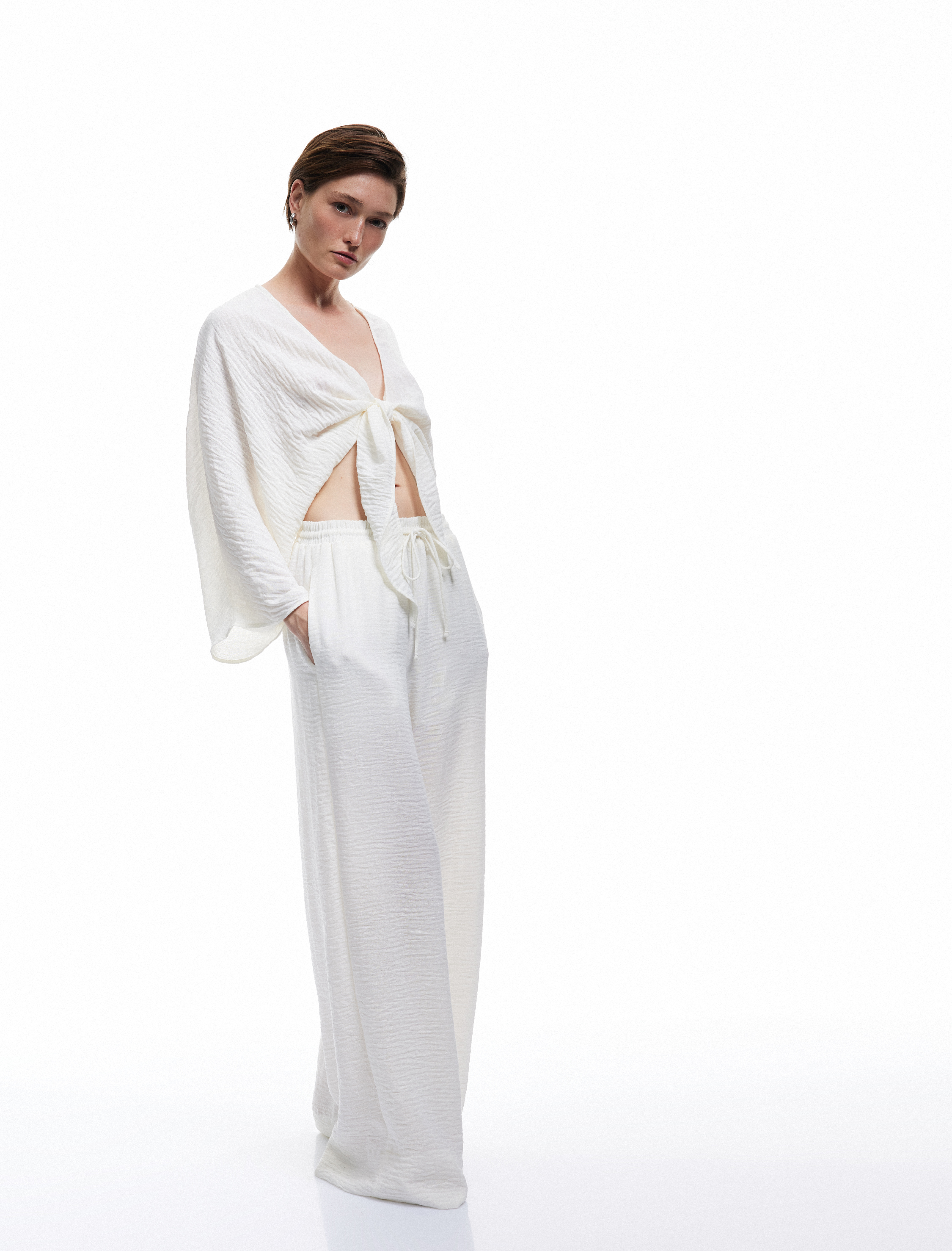   Bol Kalıp Yarasa Kol Kruvaze Önden Bağlamalı Kısa Bluz