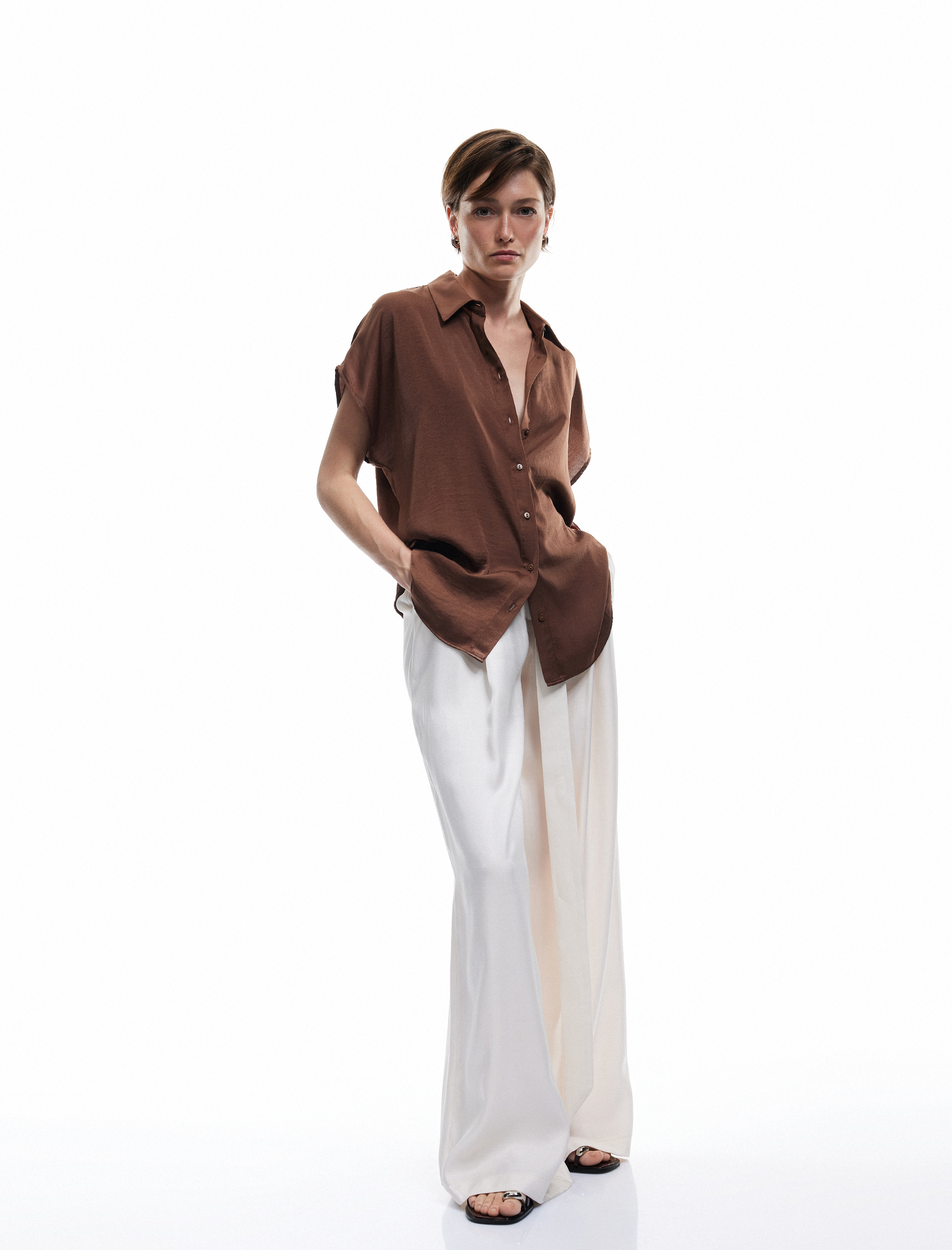 Aerobin Kumaş Klasik Yaka Kolsuz Düğmeli Saten Gömlek