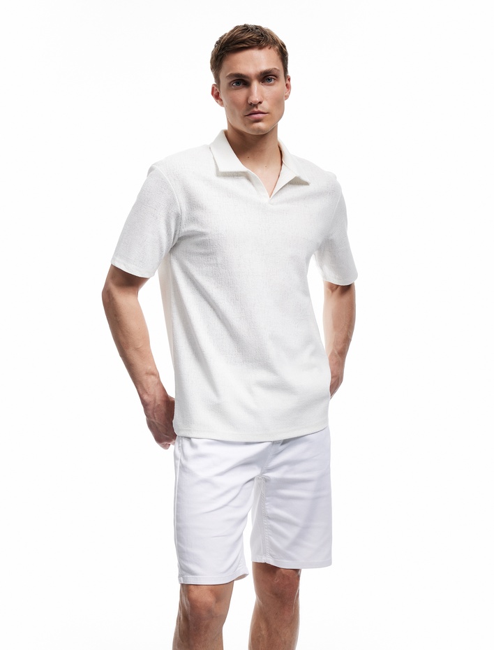  Pamuklu Regular Fit V Polo Yaka Kısa Kollu Tişört