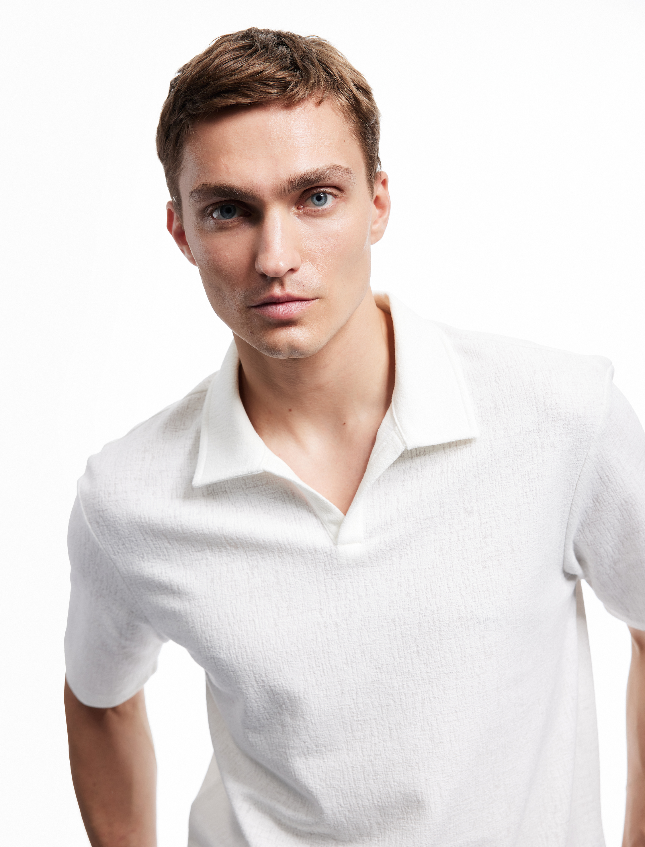   Pamuklu Regular Fit V Polo Yaka Kısa Kollu Tişört