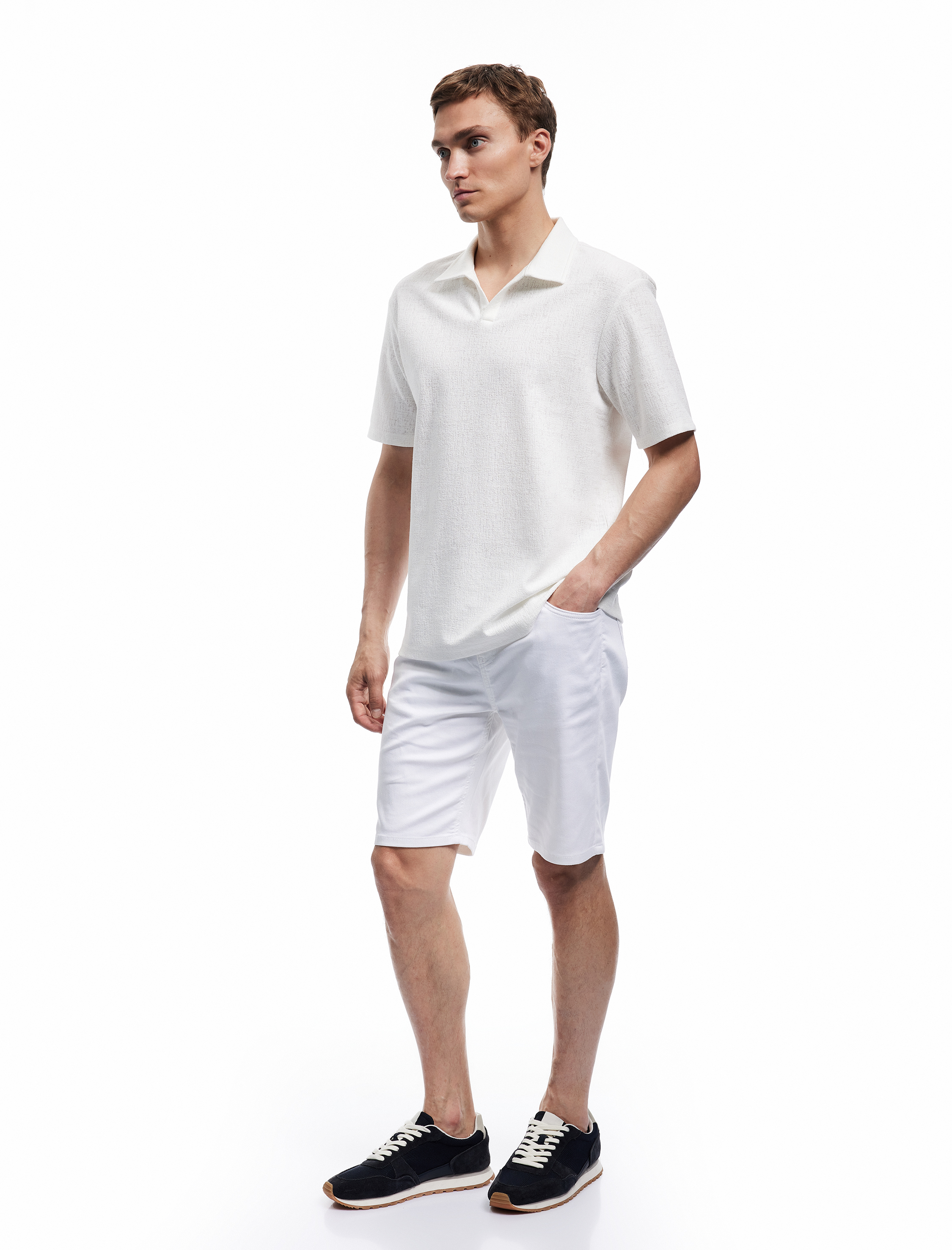   Pamuklu Regular Fit V Polo Yaka Kısa Kollu Tişört