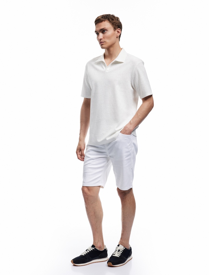  Pamuklu Regular Fit V Polo Yaka Kısa Kollu Tişört