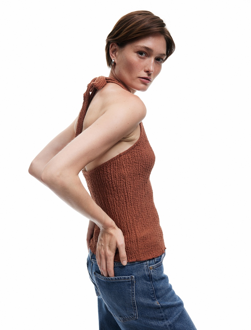   Bürümcük Kumaş Slim Fit Sırt Dekolteli Halter Yaka Üst