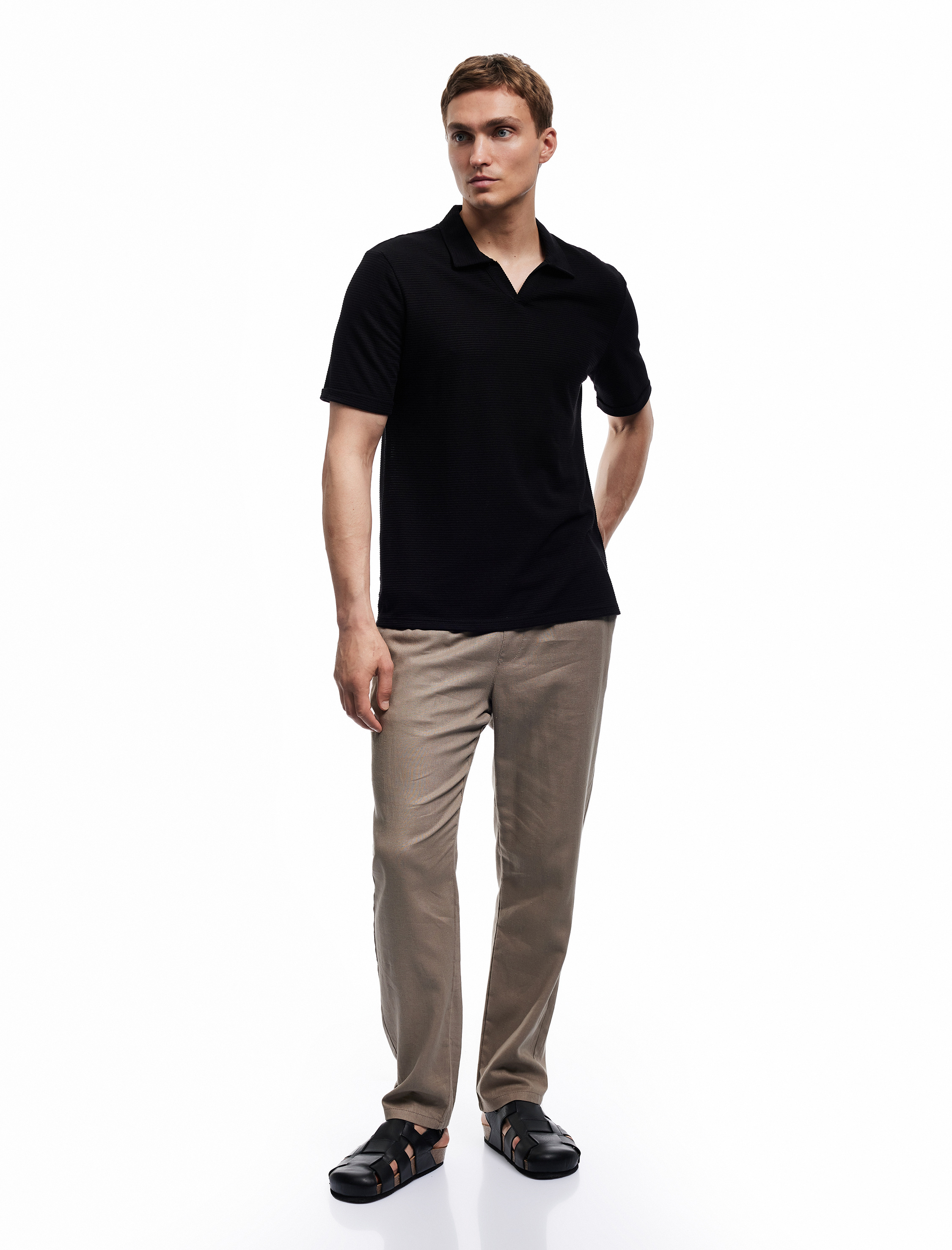   Pamuklu Regular Fit Dokulu Kısa Kollu V Yaka Polo Tişört