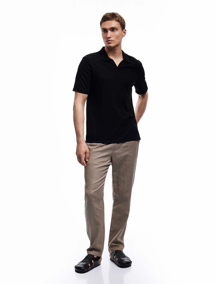  Pamuklu Regular Fit Dokulu Kısa Kollu V Yaka Polo Tişört