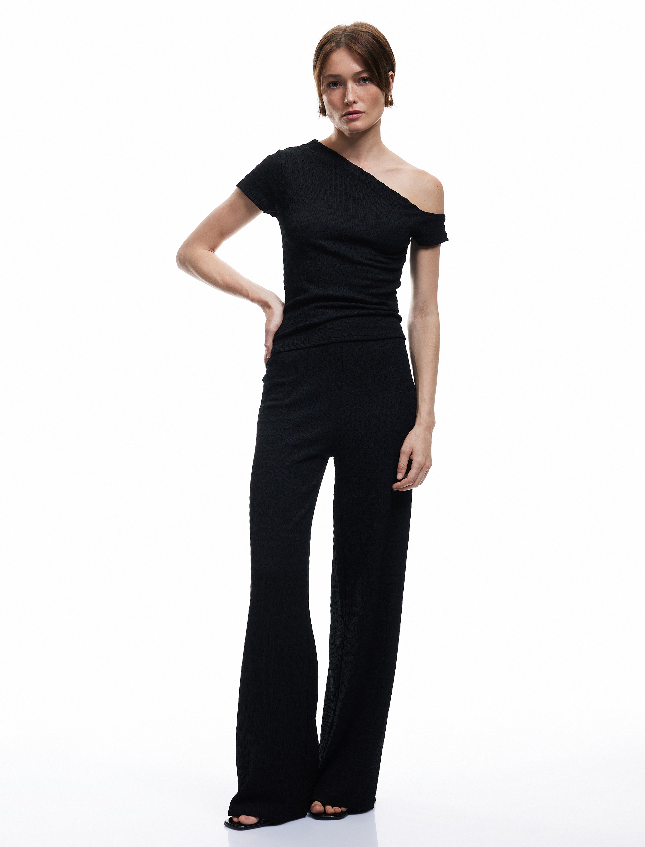   Bürümcük Kumaş Kısa Kollu Asimetrik Tek Omuz  Bluz