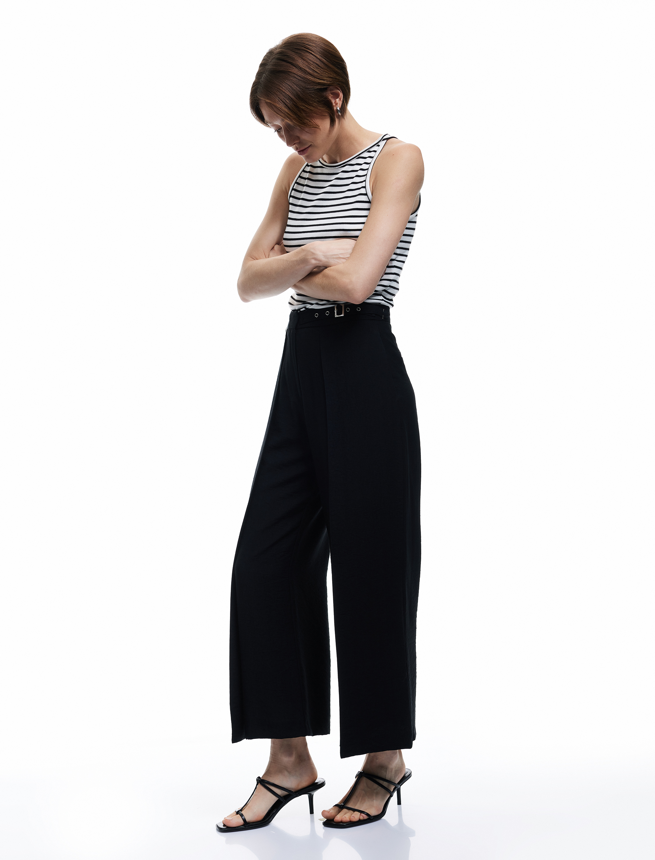   Viskon Karışımlı Yarım Kemer Detaylı Nervürlü Düz Bol Paça Pantolon