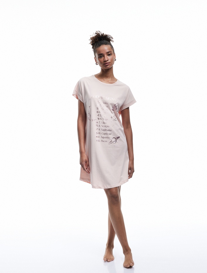  Pamuklu Kısa Kollu Bisiklet Yaka Astroloji Temalı Baskılı Gecelik